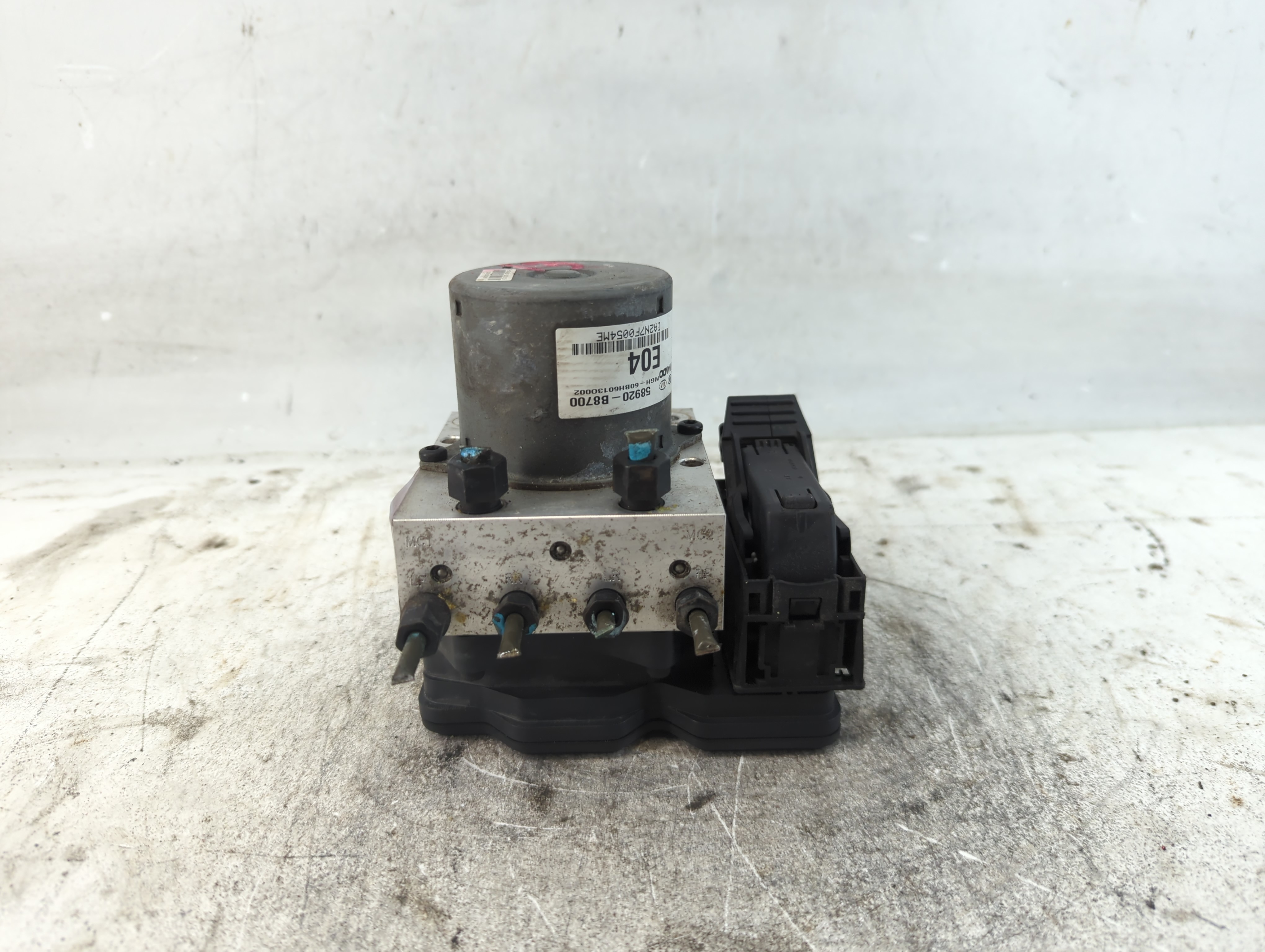 2013-2016 Hyundai Santa Fe Abs Pump Control Module 937637 - Oemusedautoparts1.com