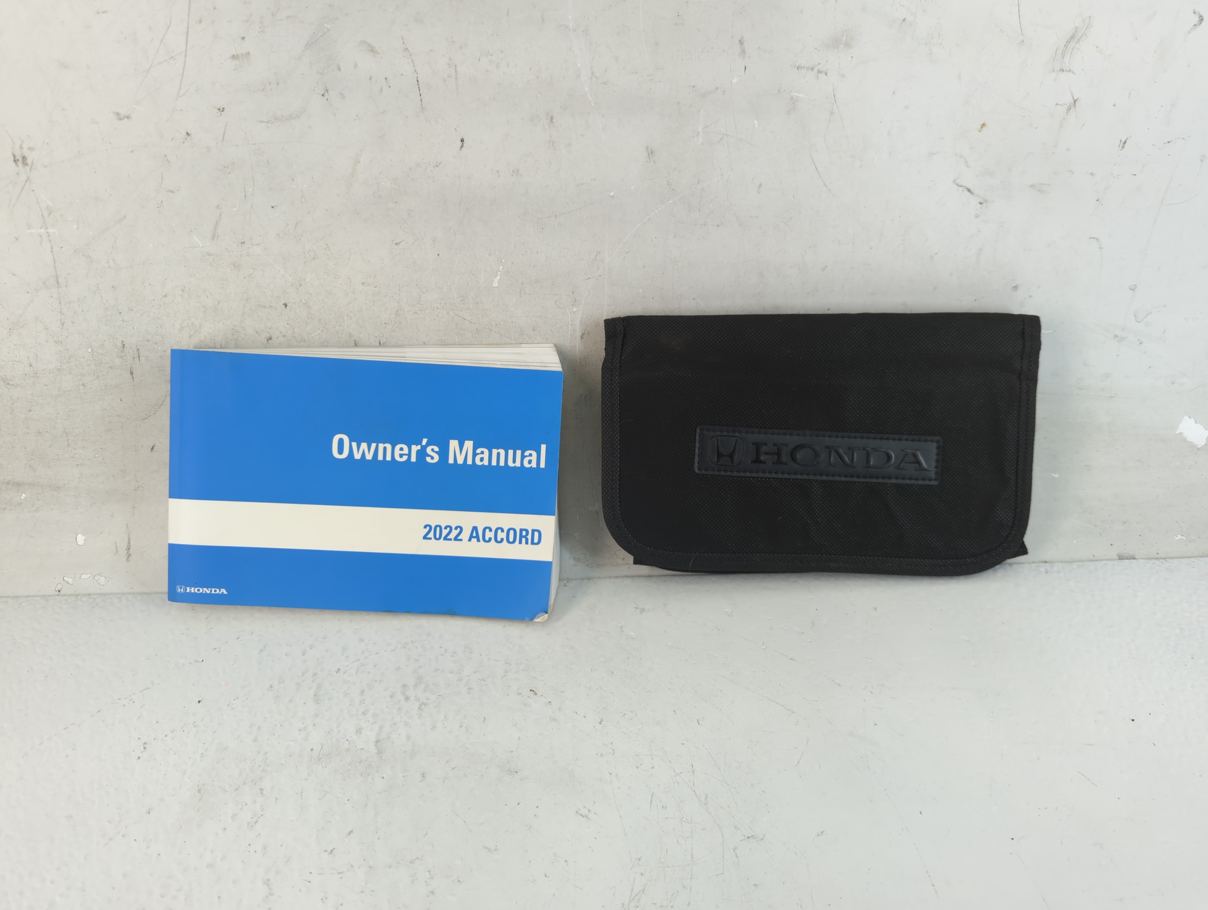 Picture of 2022 Honda Accord Owners Manual Book Guide 937709