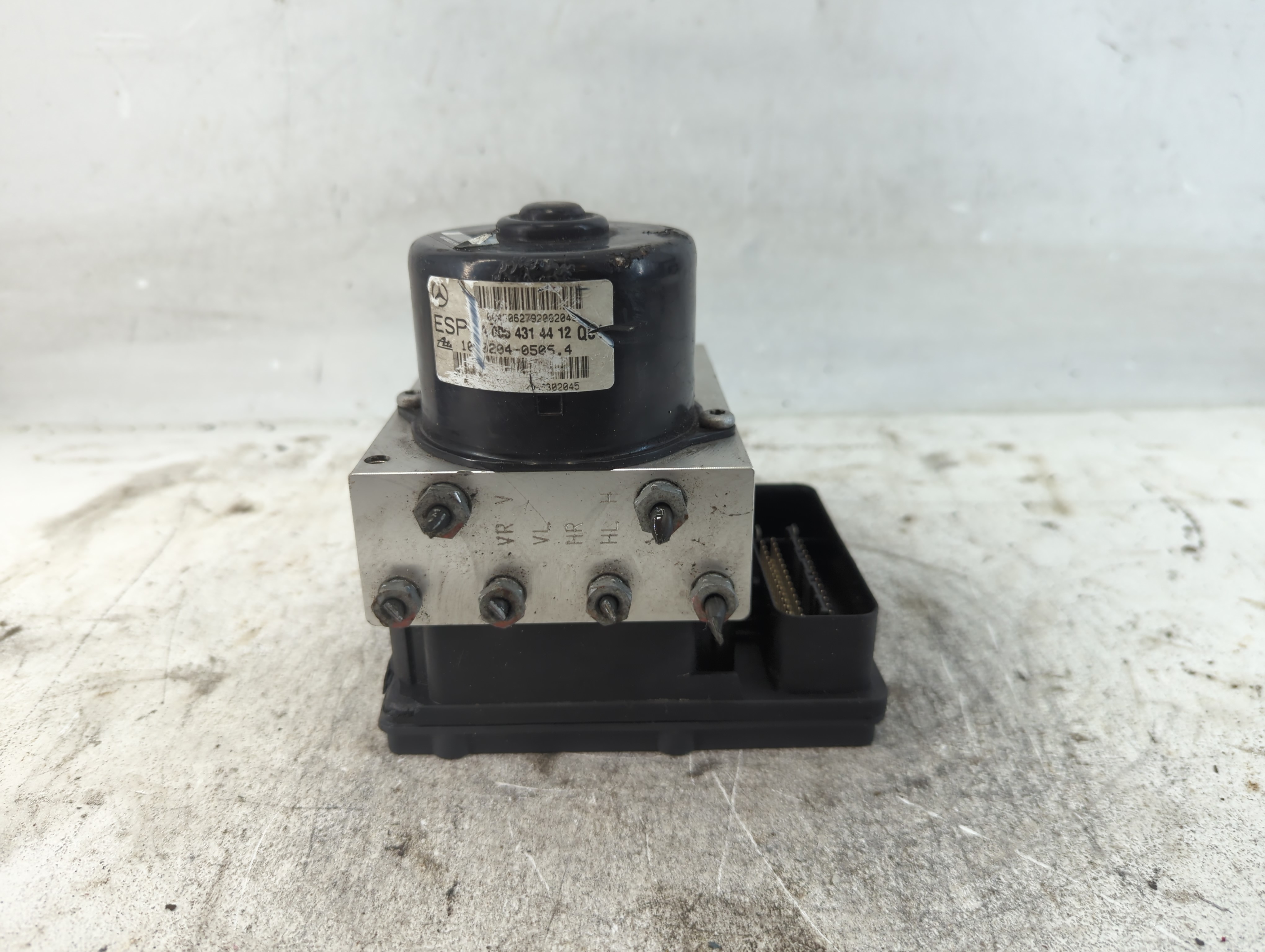 2007-2009 Mercedes-benz Clk350 Abs Pump Control Module 937717 - Oemusedautoparts1.com
