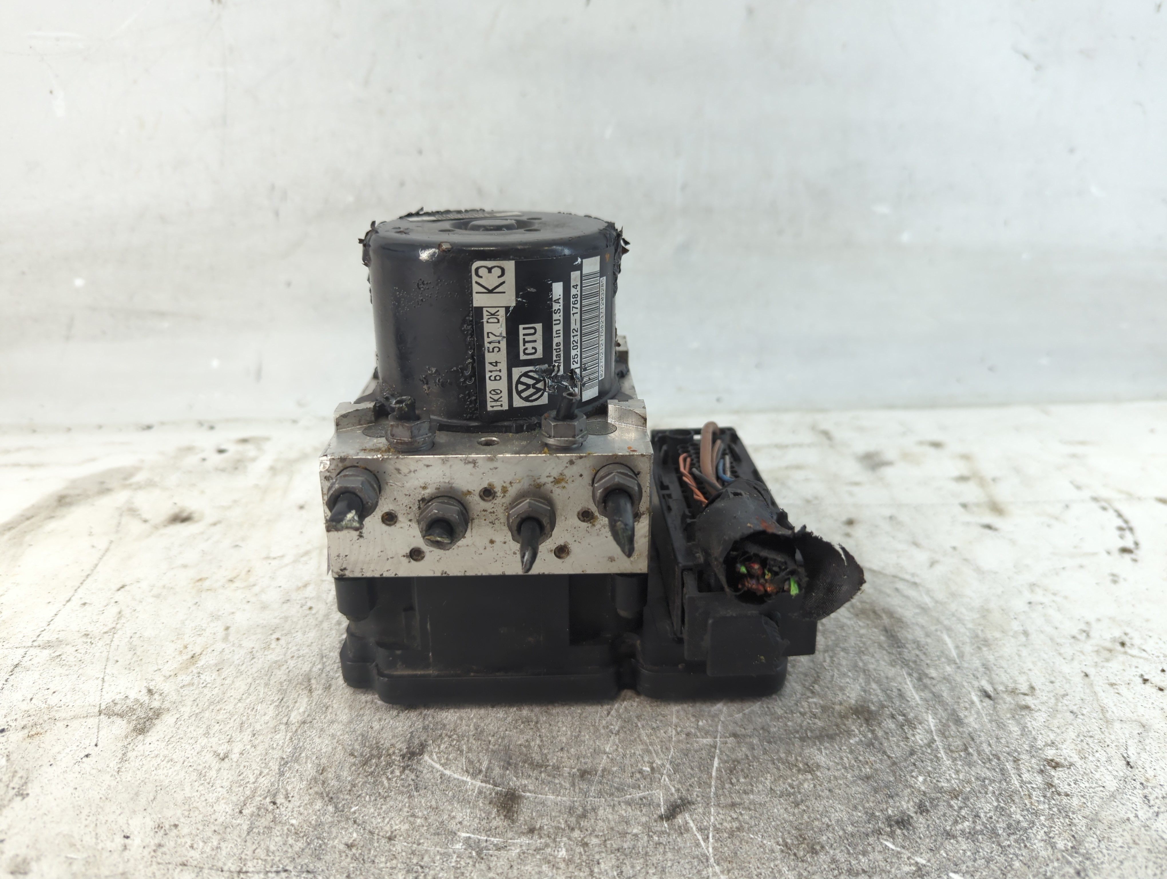 2012-2012 Volkswagen Passat Abs Pump Control Module 937735 - Oemusedautoparts1.com