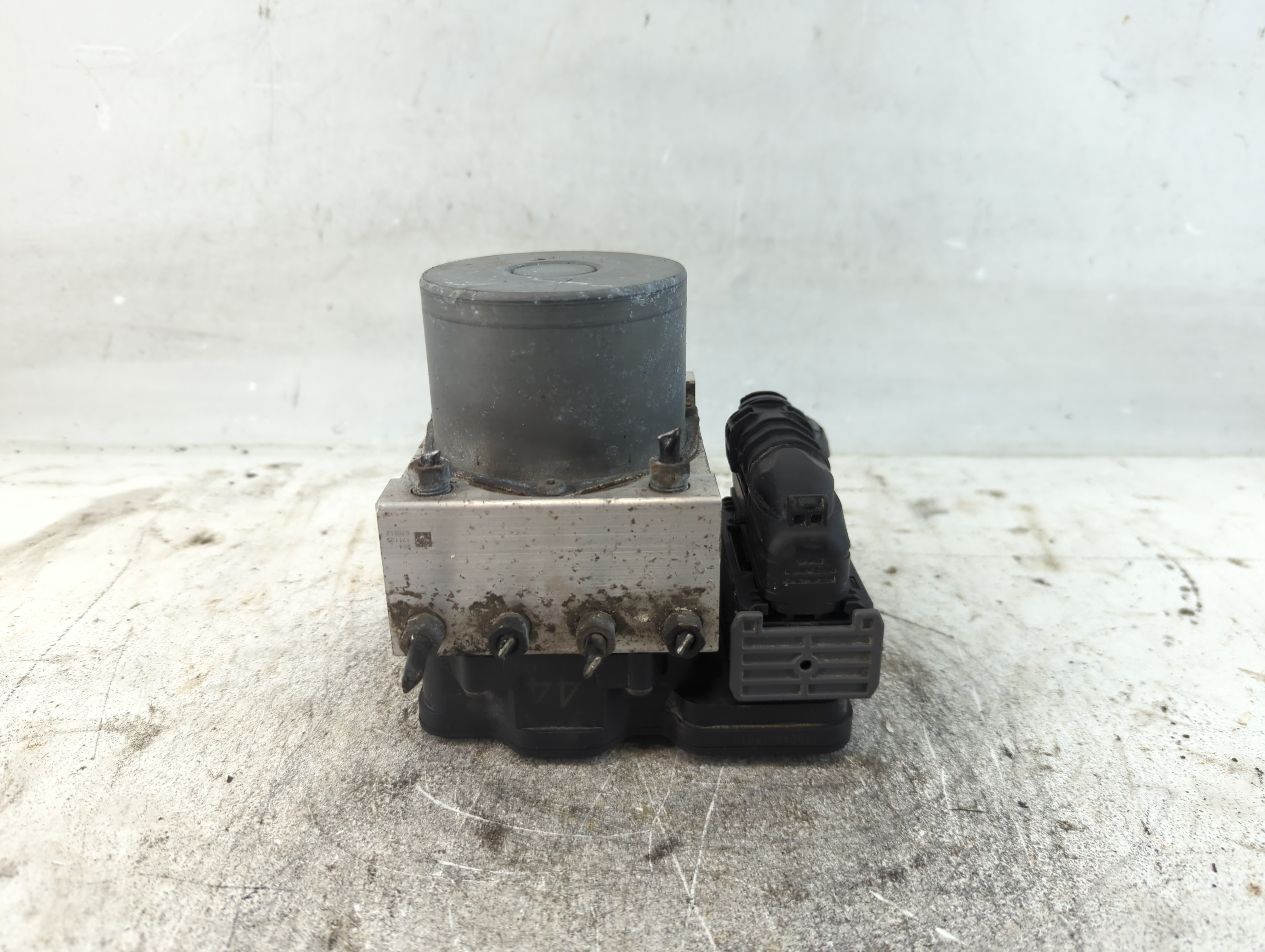 2017-2018 Toyota Rav4 Abs Pump Control Module 937755 - Oemusedautoparts1.com