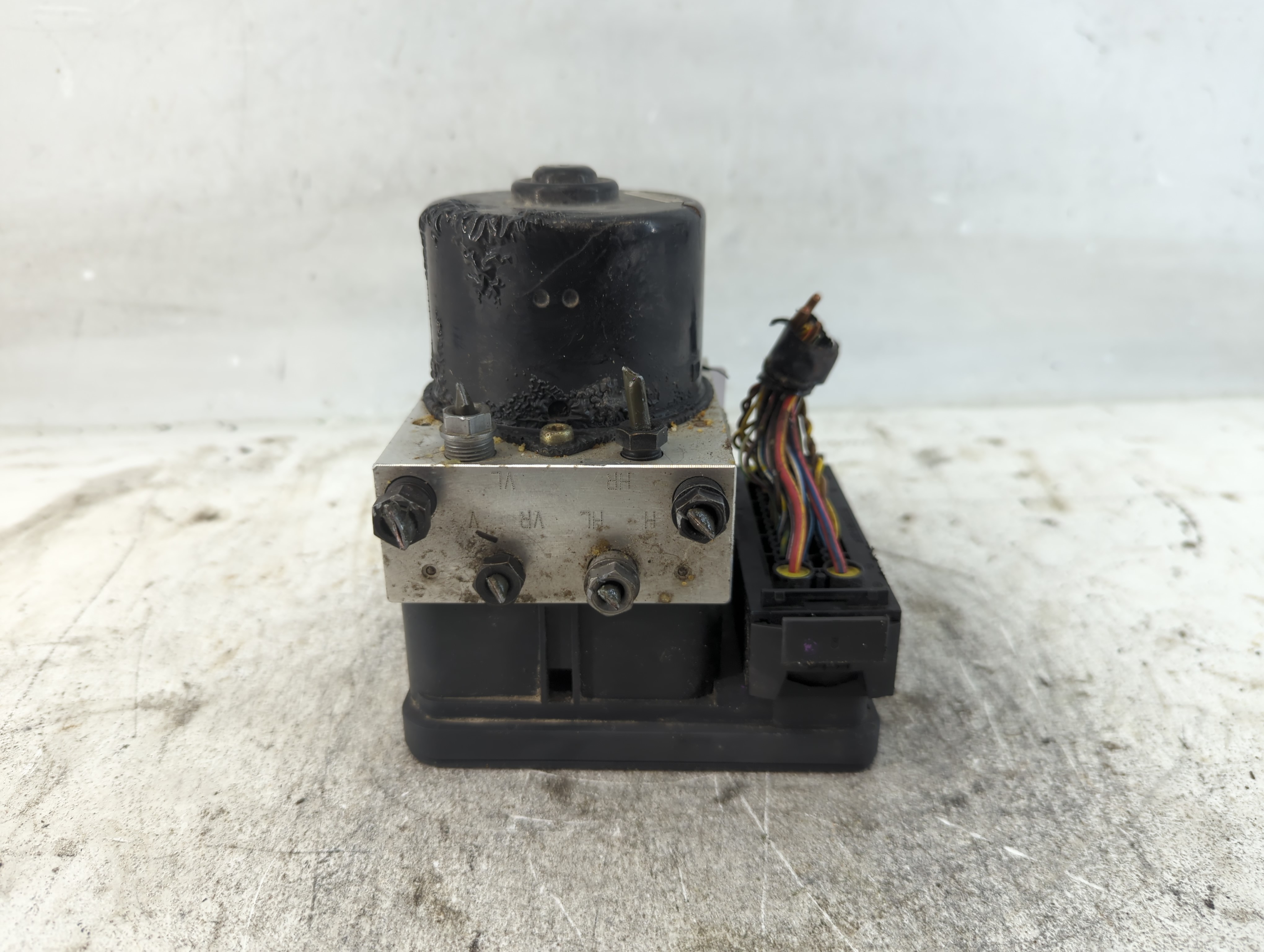 Bmw 325i Abs Pump Control Module 937779 - Oemusedautoparts1.com