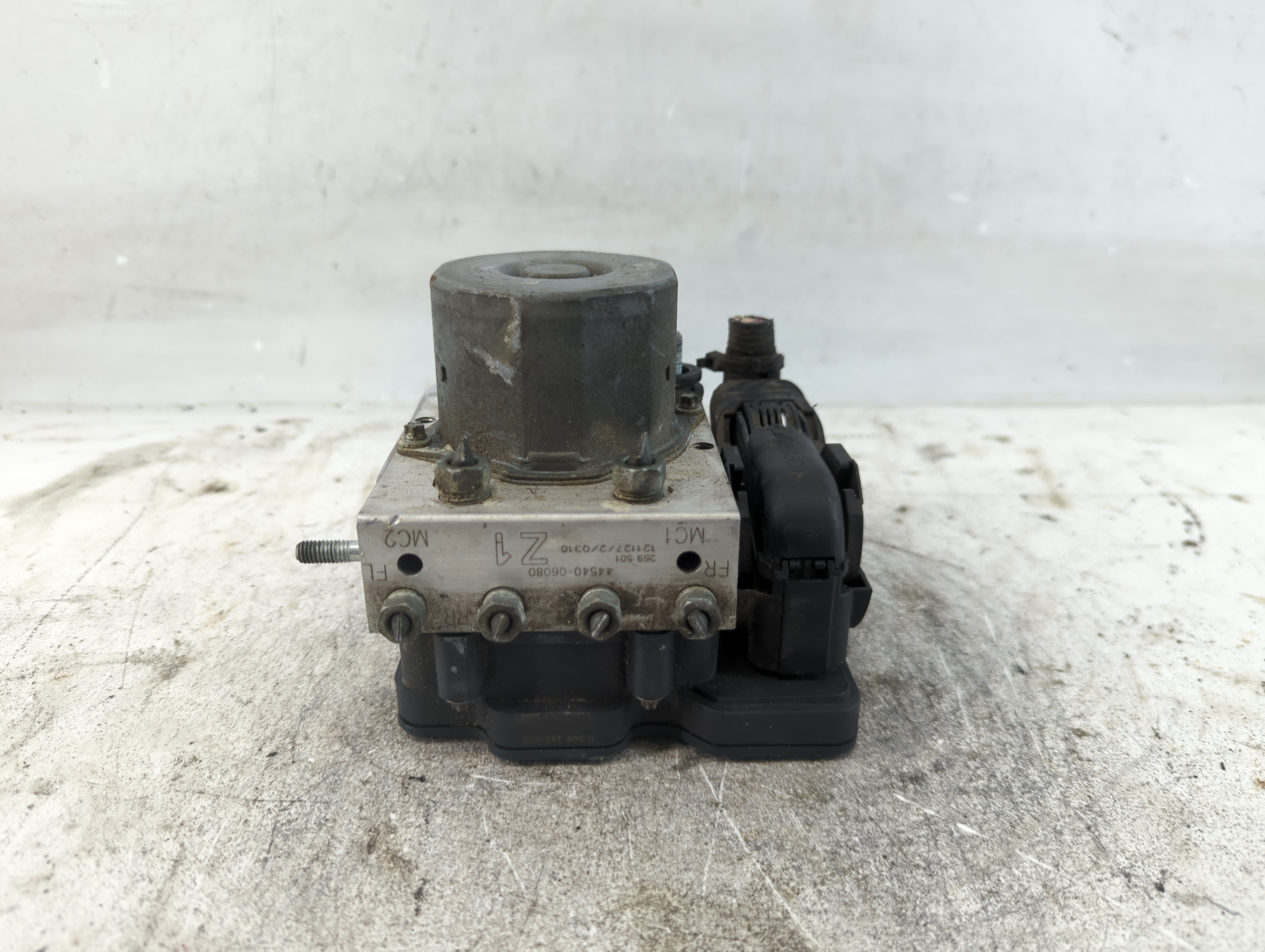 2012-2012 Toyota Camry Abs Pump Control Module 937783 - Oemusedautoparts1.com