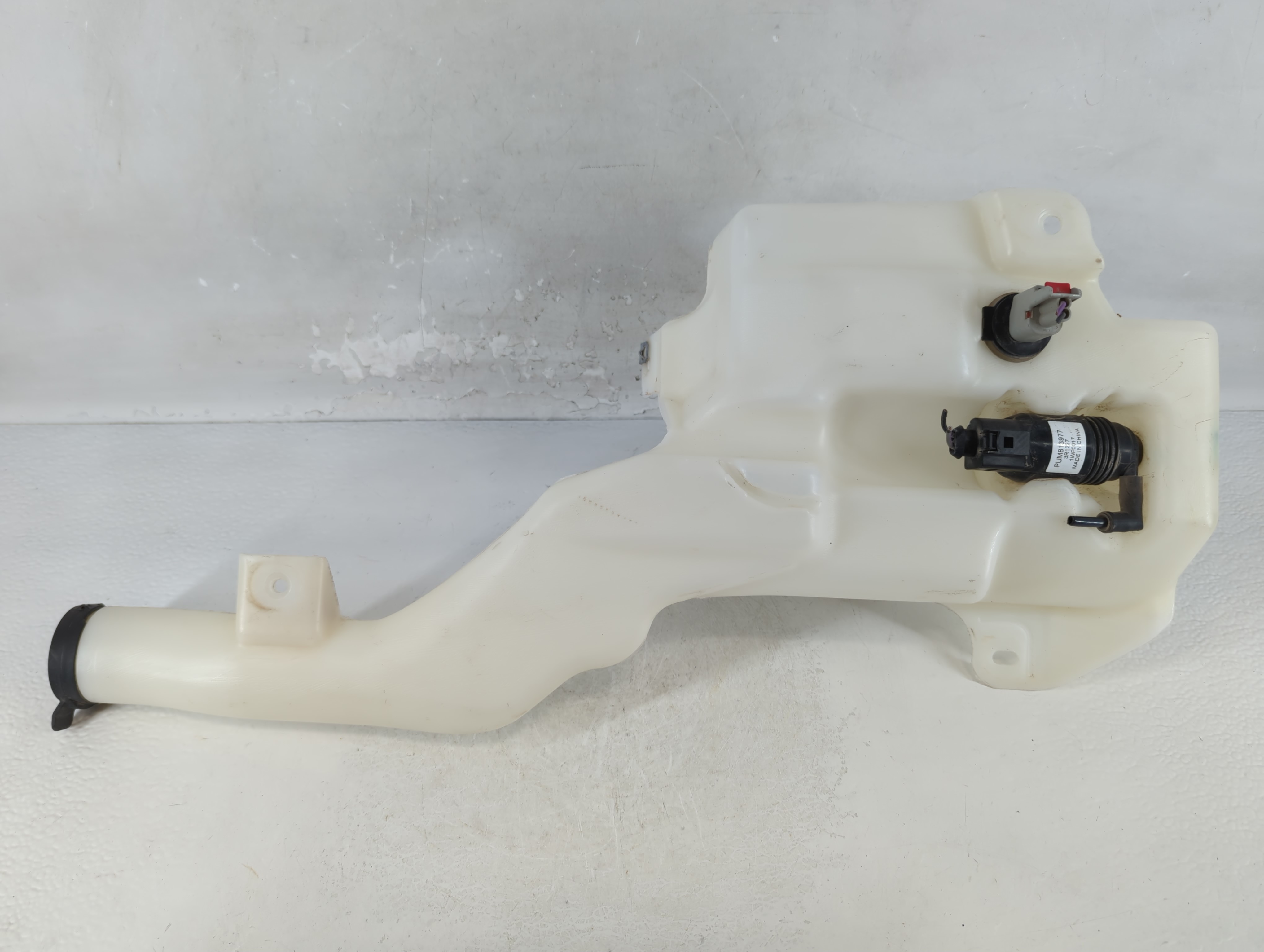 2015 Chevrolet Silverado 1500 Windshield Washer Fluid Reservoir Bottle Oem 937816 - Oemusedautoparts1.com