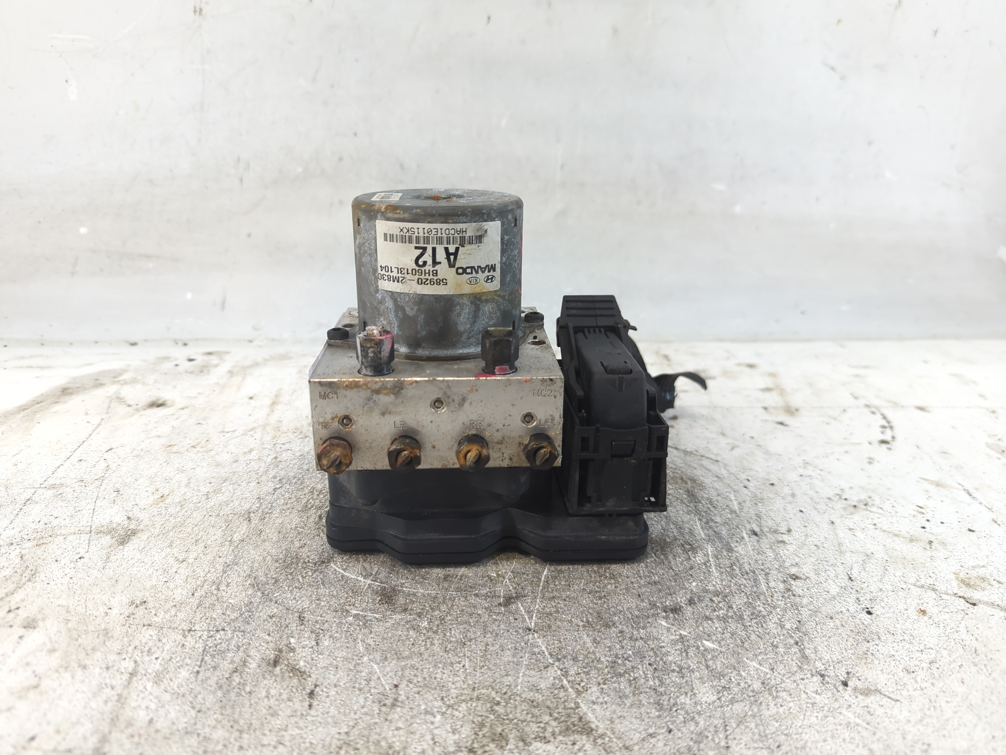 2013-2015 Hyundai Genesis Abs Pump Control Module 937830 - Oemusedautoparts1.com