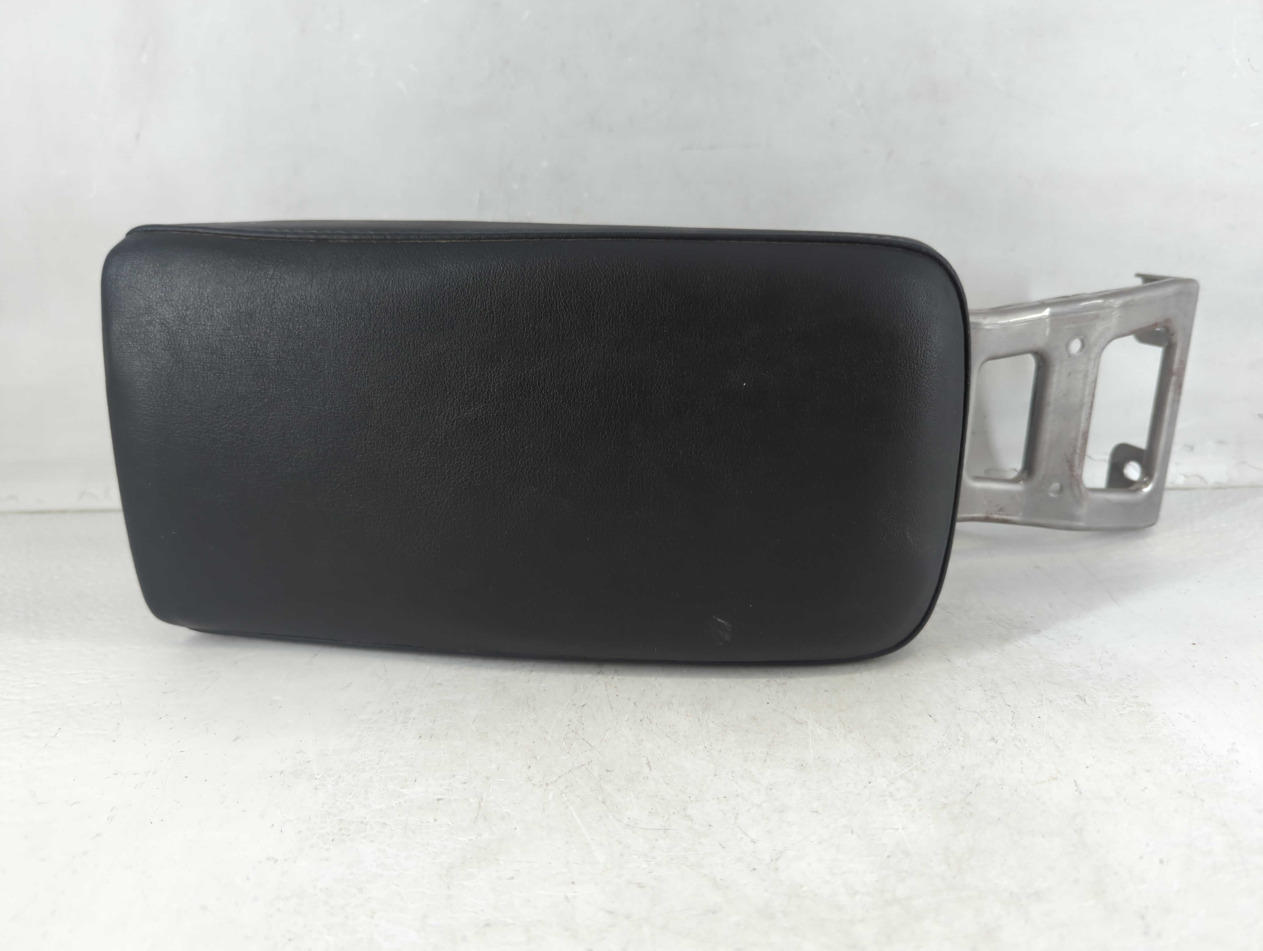 2014 Lexus Ct200h Center Console Armrest Cover Lid Black 937951 - Oemusedautoparts1.com