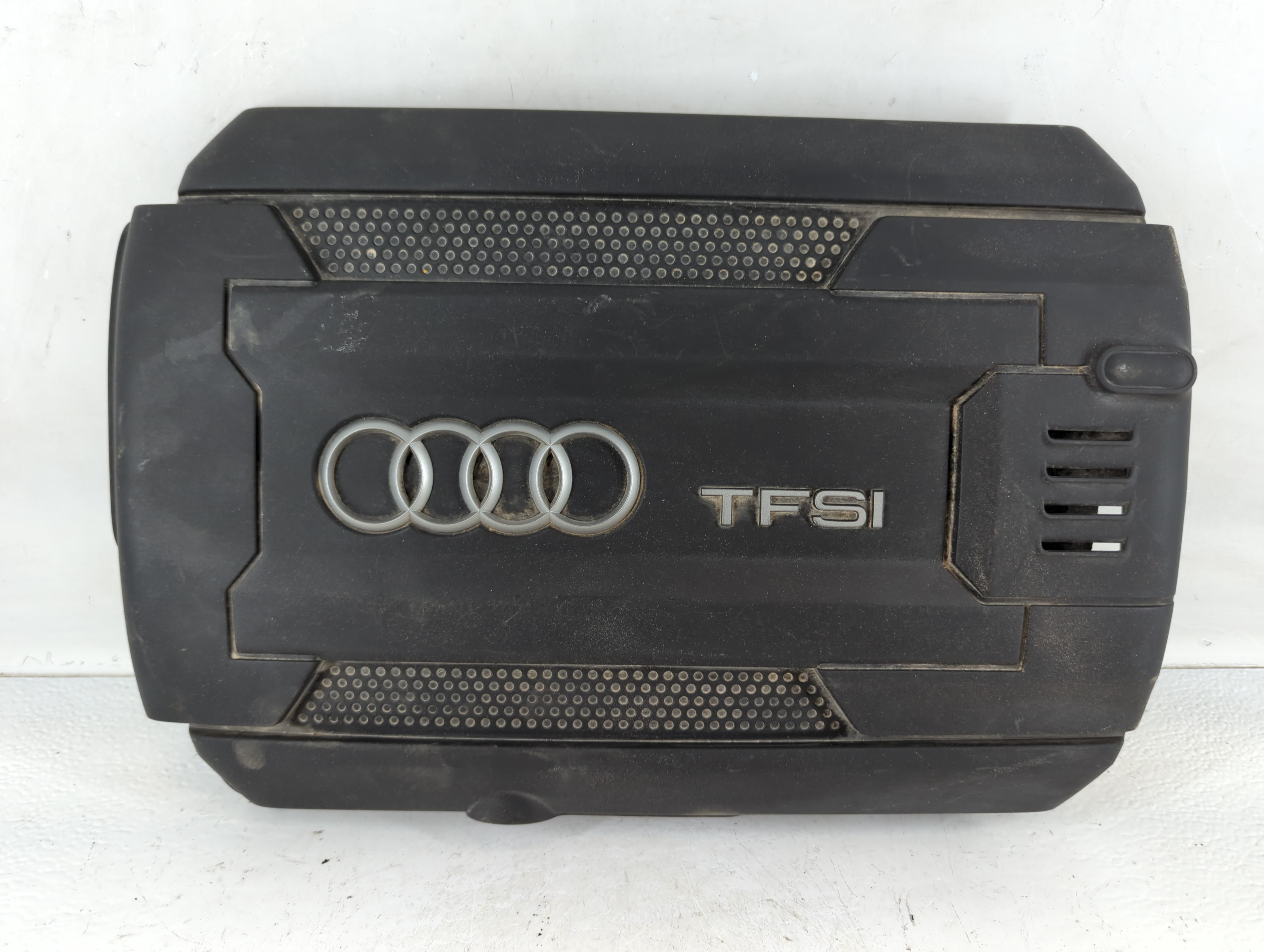Picture of 2016 Audi A3 Engine Cover 937978