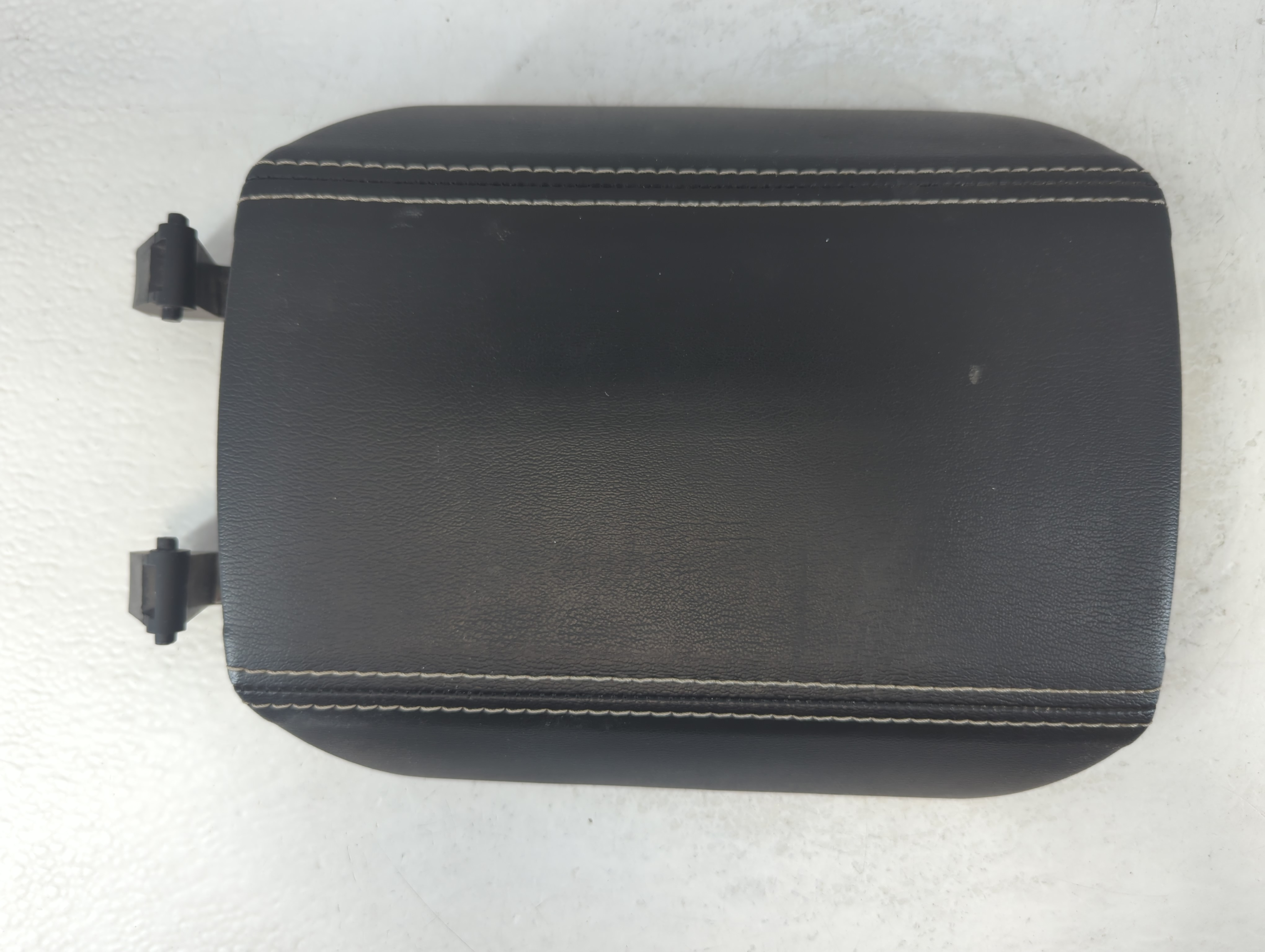 2012-2012 Chevrolet Camaro Center Console Armrest Cover Lid Black 938011 - Oemusedautoparts1.com