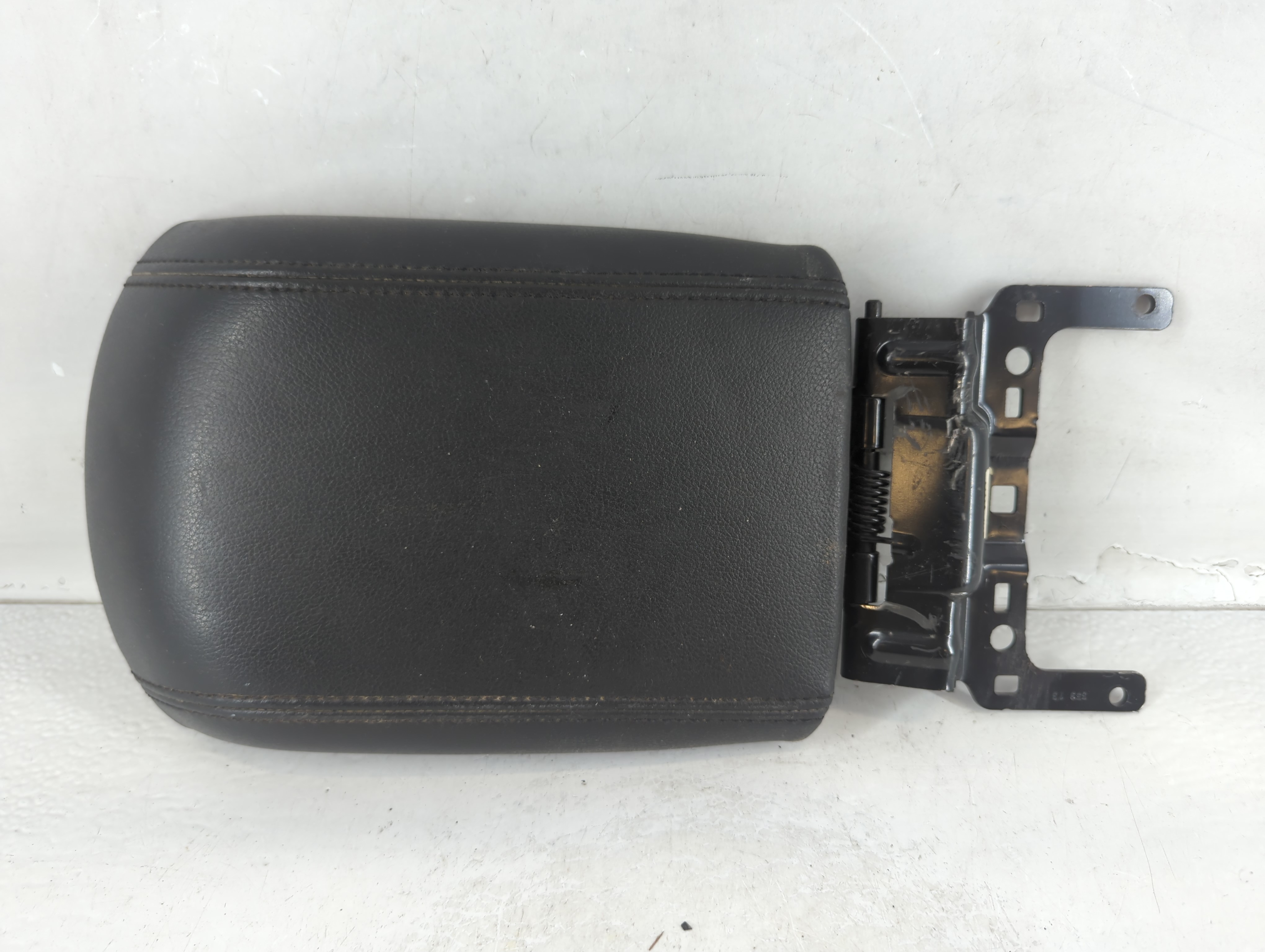 2014 Ford Escape Center Console Armrest Cover Lid Black 938013 - Oemusedautoparts1.com