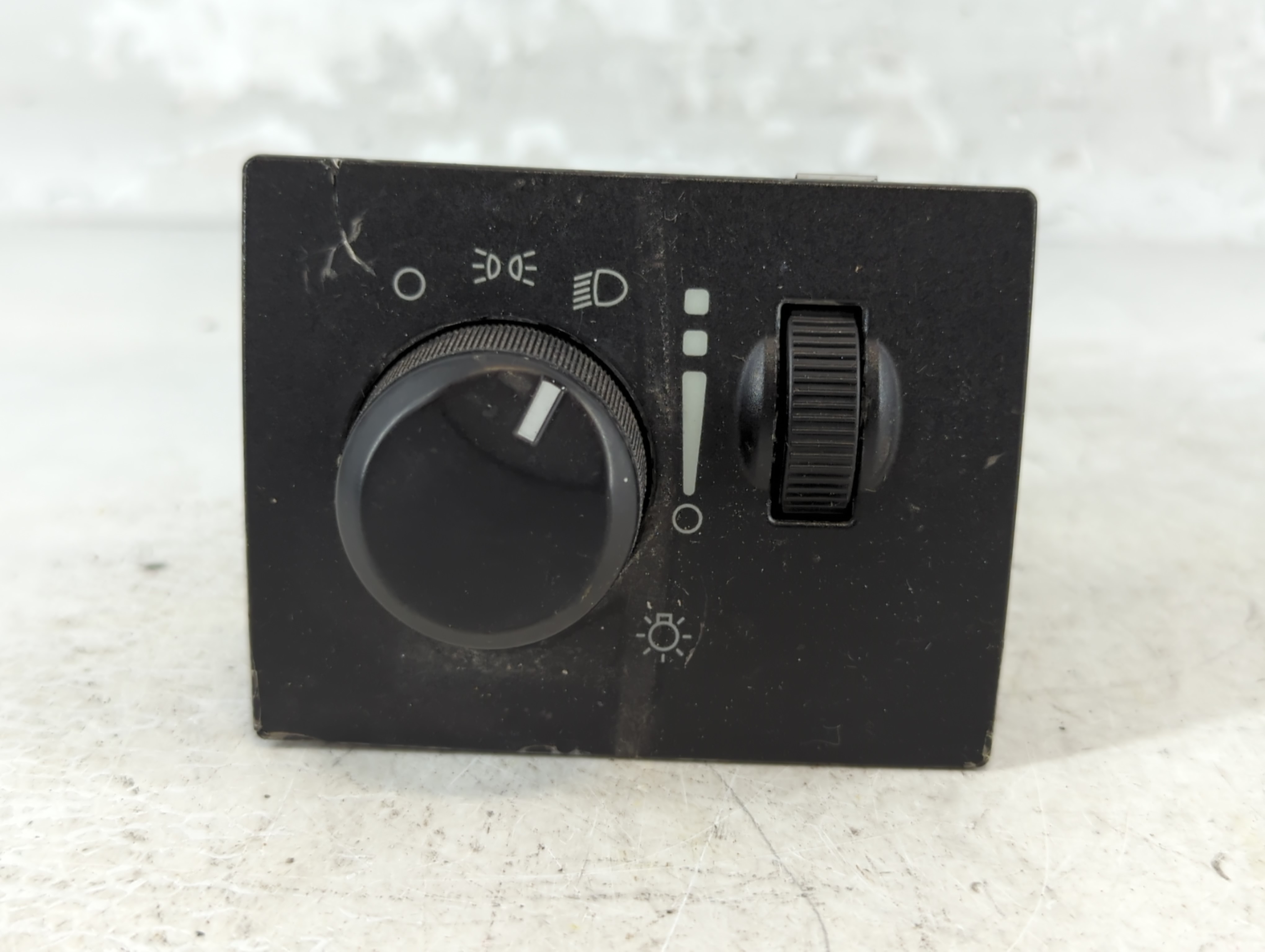 Picture of 2010 Dodge Grand Caravan Headlight Head Light Switch Lamp Control 938179