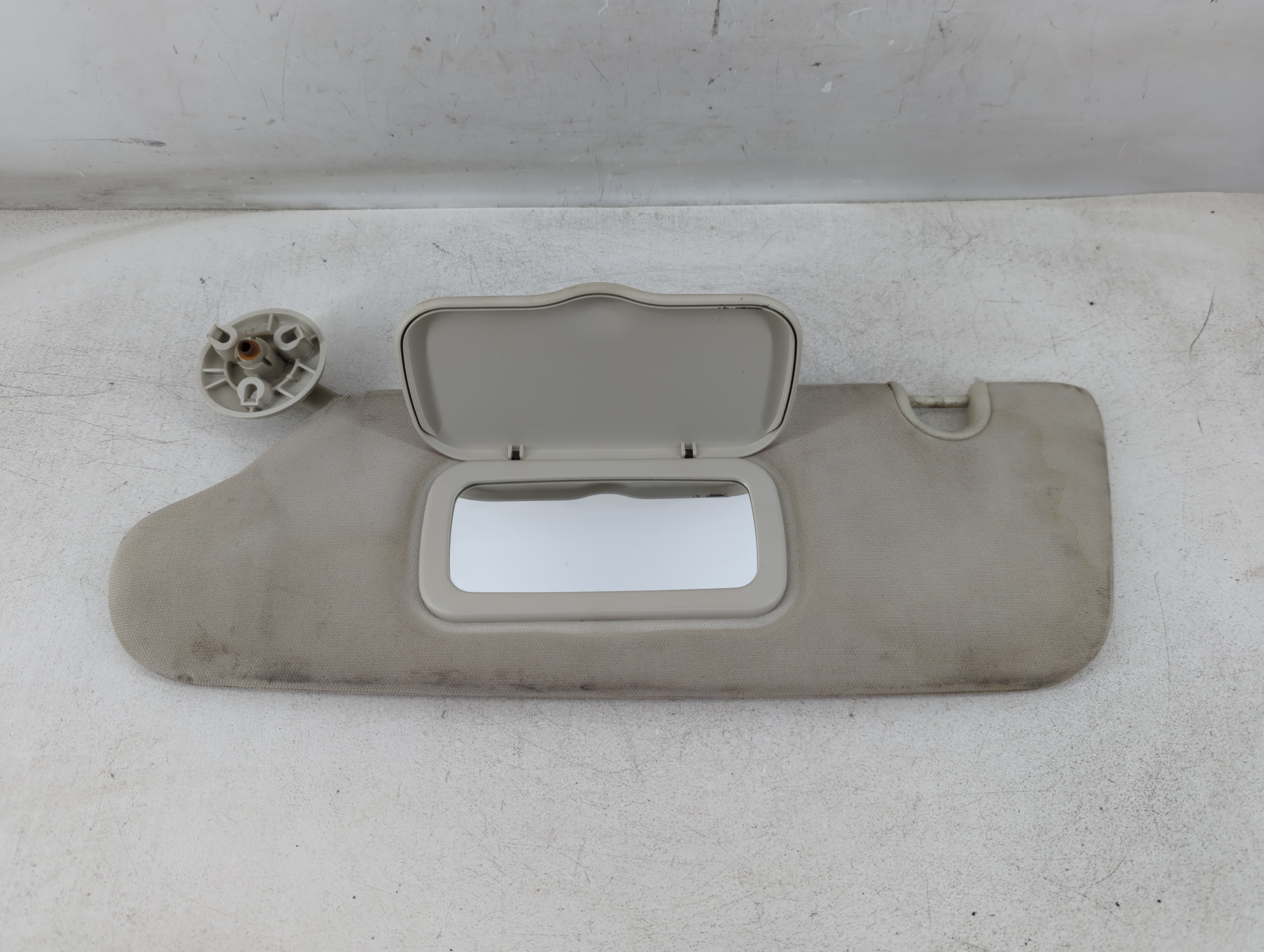 2008-2010 Dodge Grand Caravan Driver Sun Visor Mirror Left Sunvisor Grey 938189 - Oemusedautoparts1.com