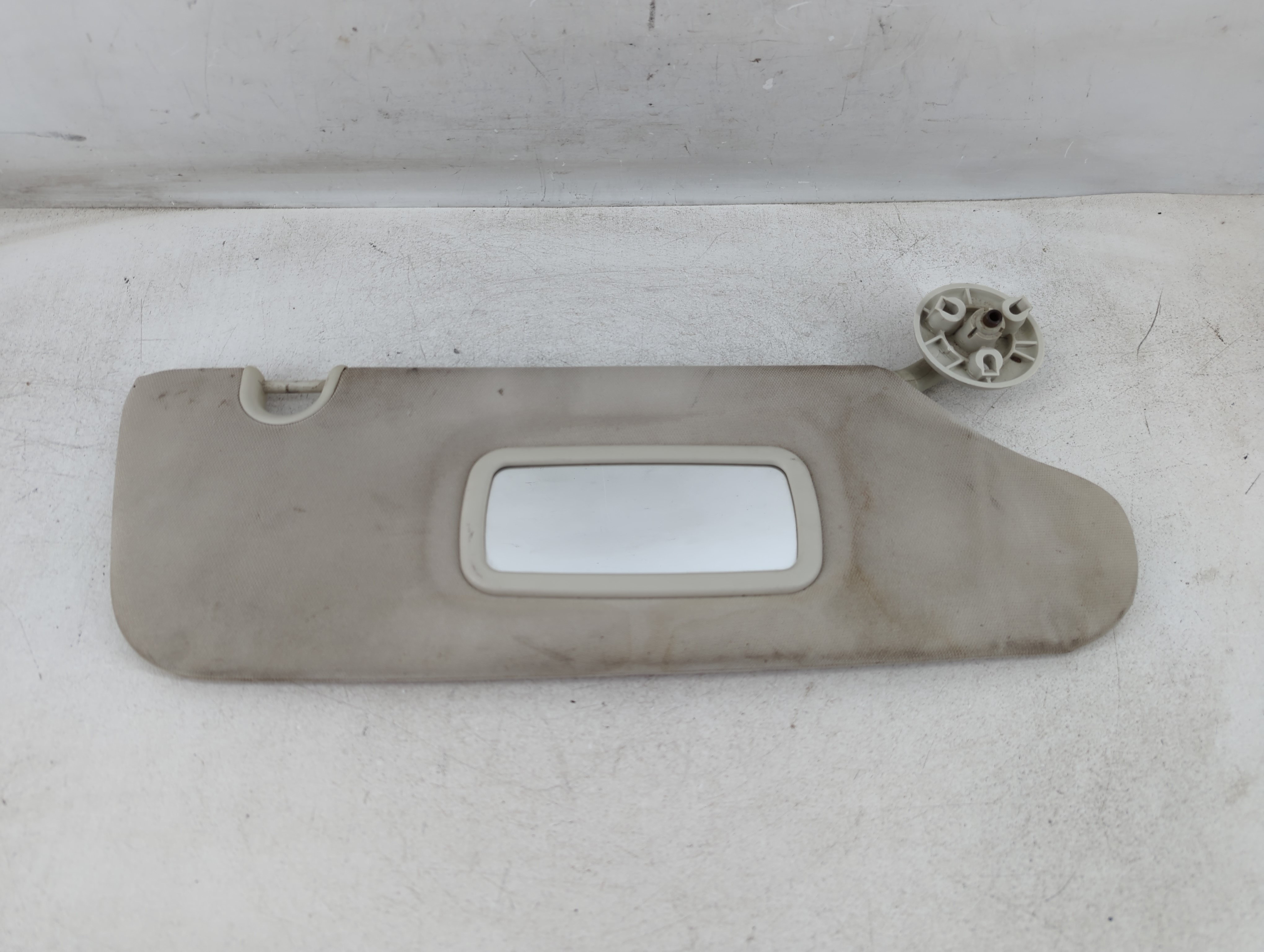 2008-2010 Dodge Grand Caravan Passenger Sun Visor Mirror Right Sunvisor 938190 - Oemusedautoparts1.com