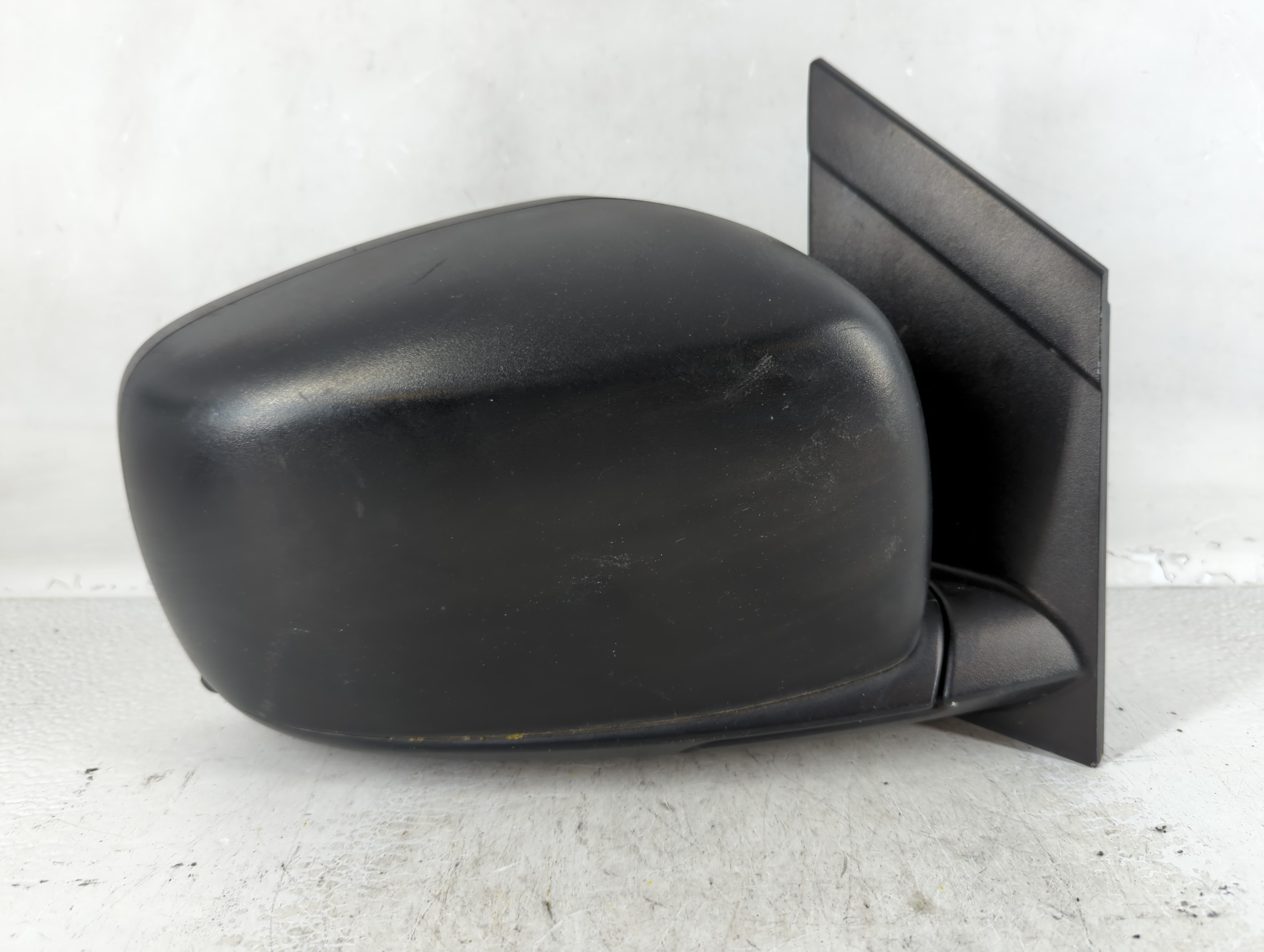 2008 Dodge Grand Caravan Passenger Right Side View Manual Door Mirror 938191 - Oemusedautoparts1.com