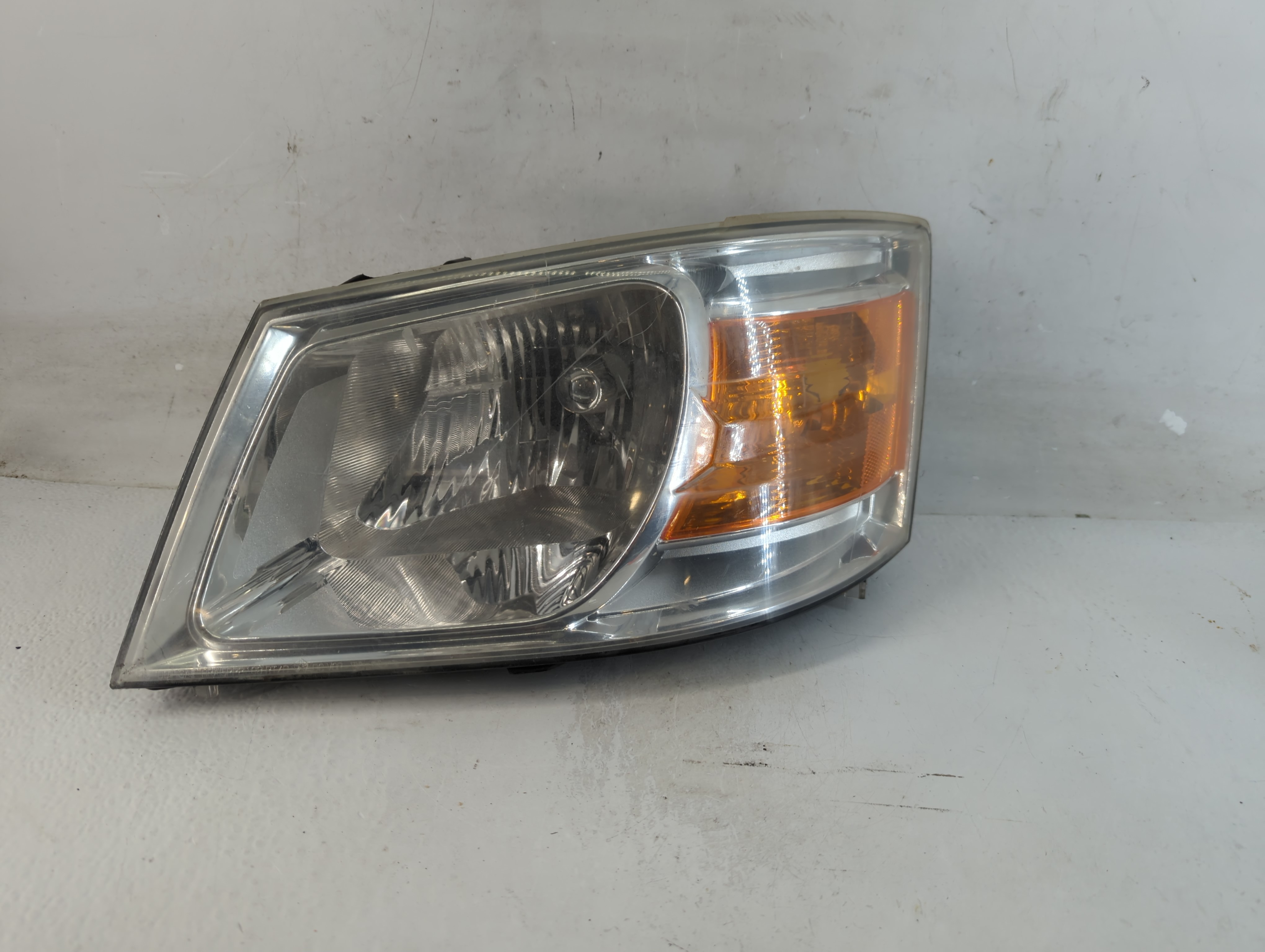 Picture of 2008-2010 Dodge Grand Caravan Driver Left Oem Head Light Headlight Lamp 938192