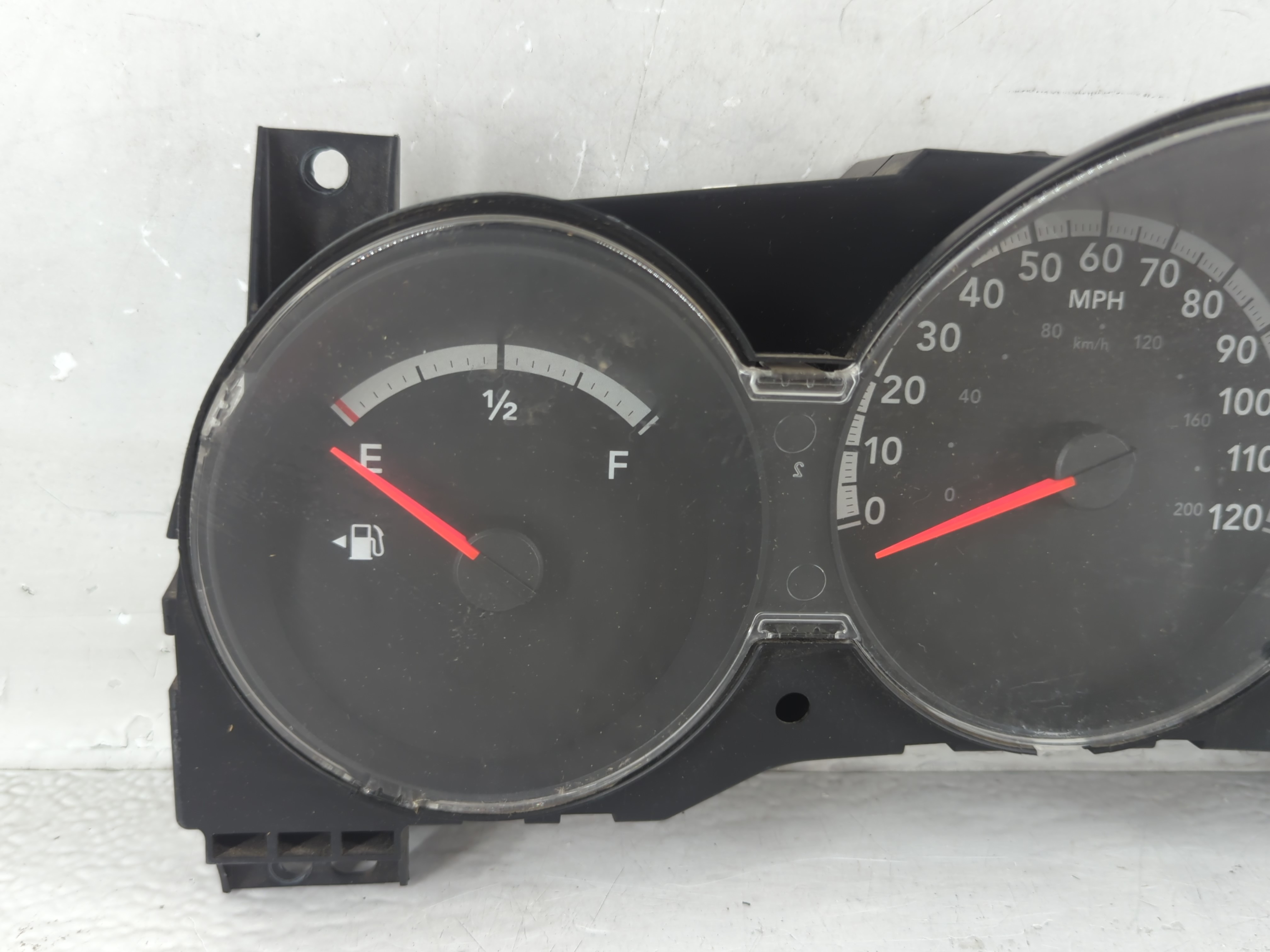 2011 Dodge Grand Caravan Speedometer Instrument Cluster Gauges 938199 - Oemusedautoparts1.com
