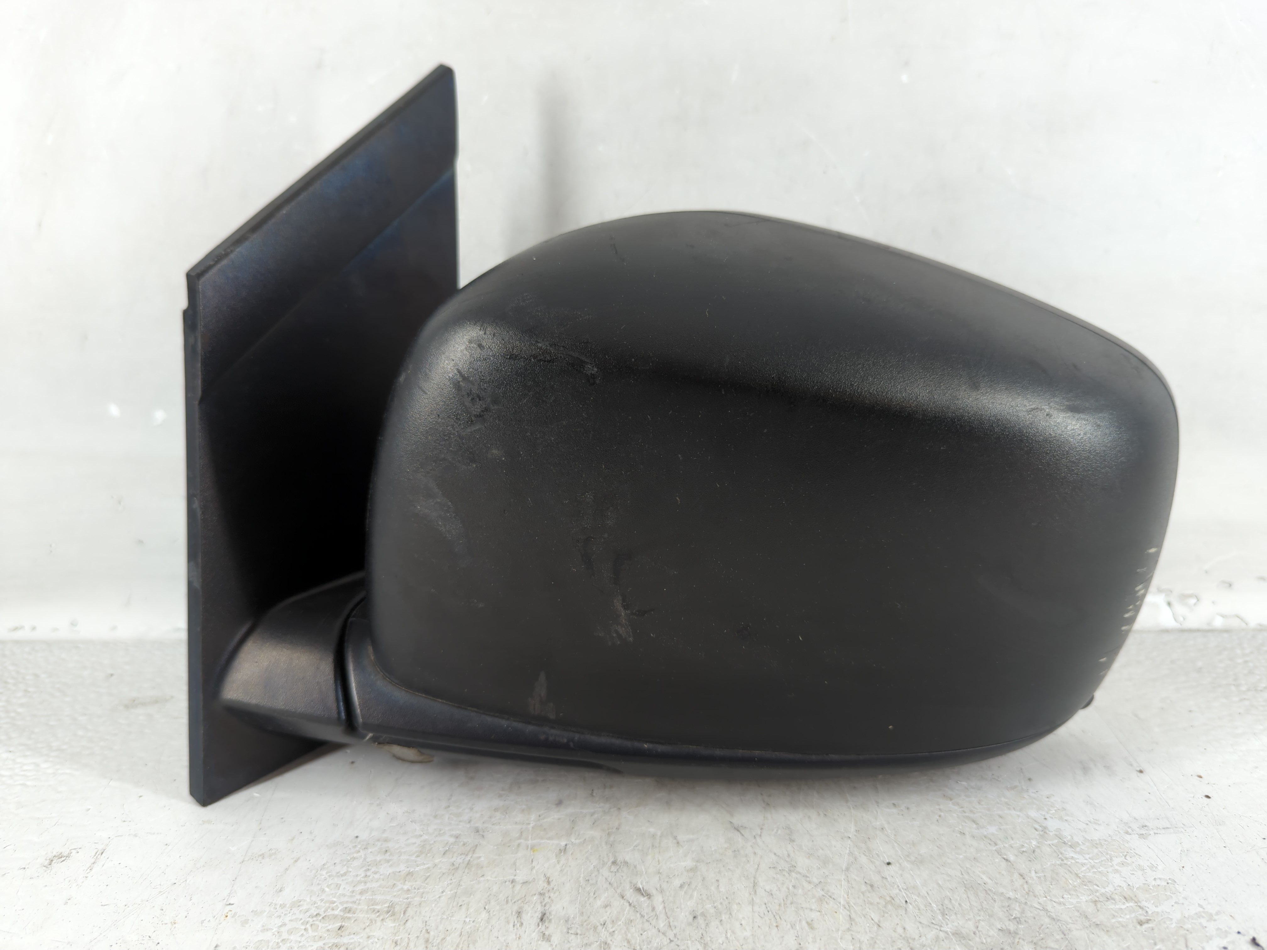 2008 Chrysler Town & Country Passenger Right Side View Manual Door Mirror 938294 - Oemusedautoparts1.com
