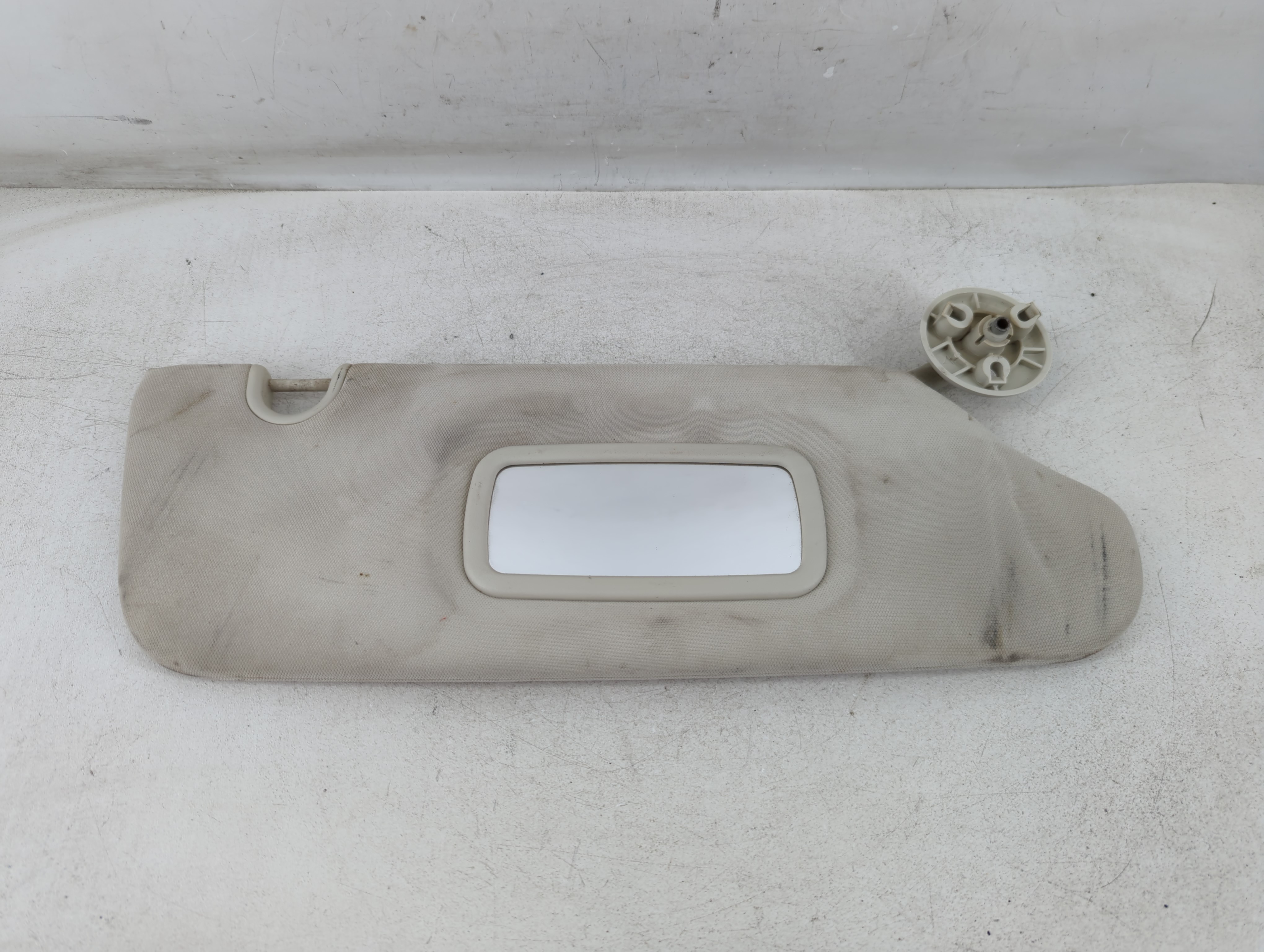 2008 Chrysler Town & Country Passenger Sun Visor Mirror Right Sunvisor 938299 - Oemusedautoparts1.com