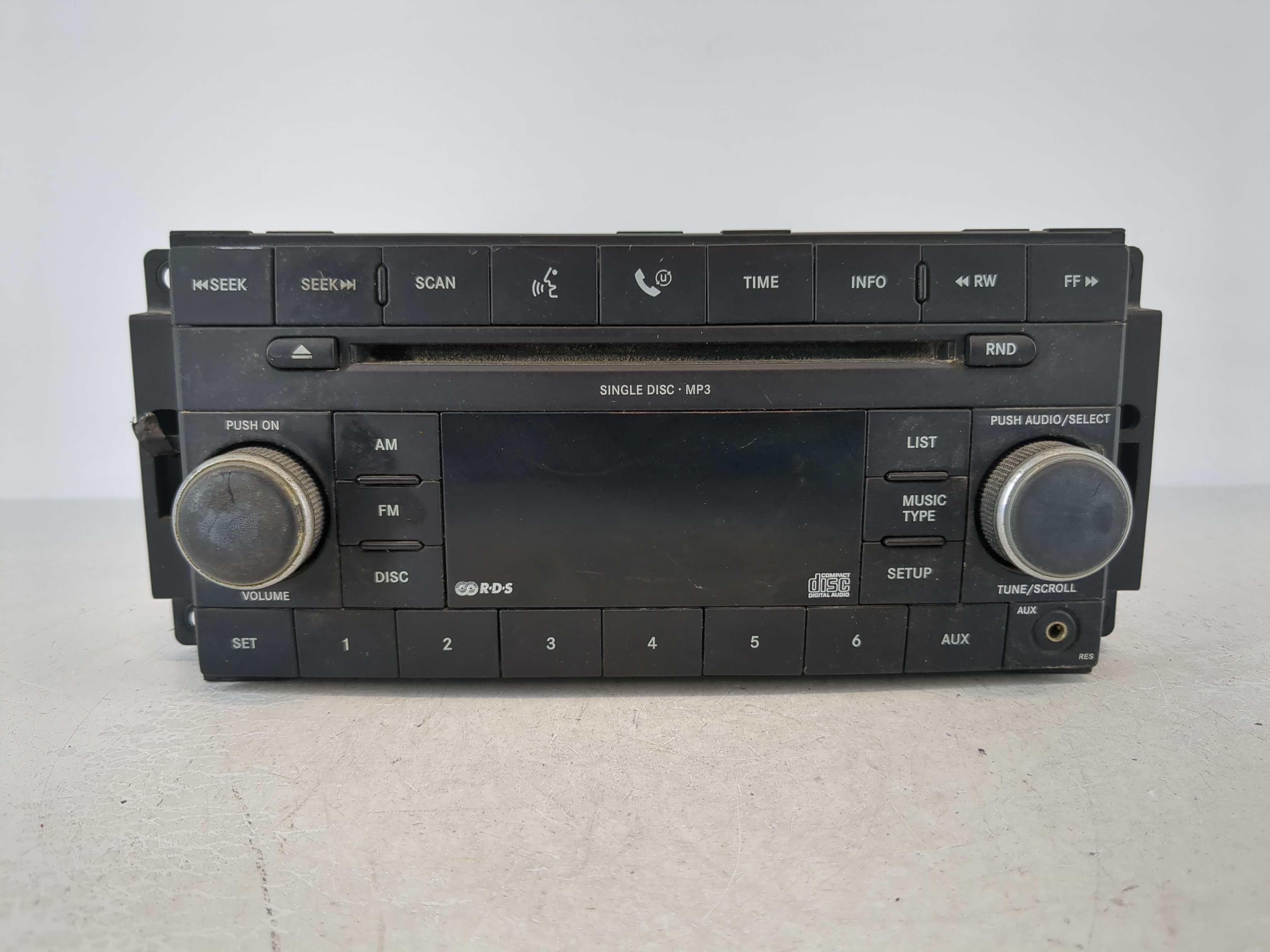 2008-2008 Chrysler Town & Country Am Fm Cd Player Radio Receiver 938341 - Oemusedautoparts1.com