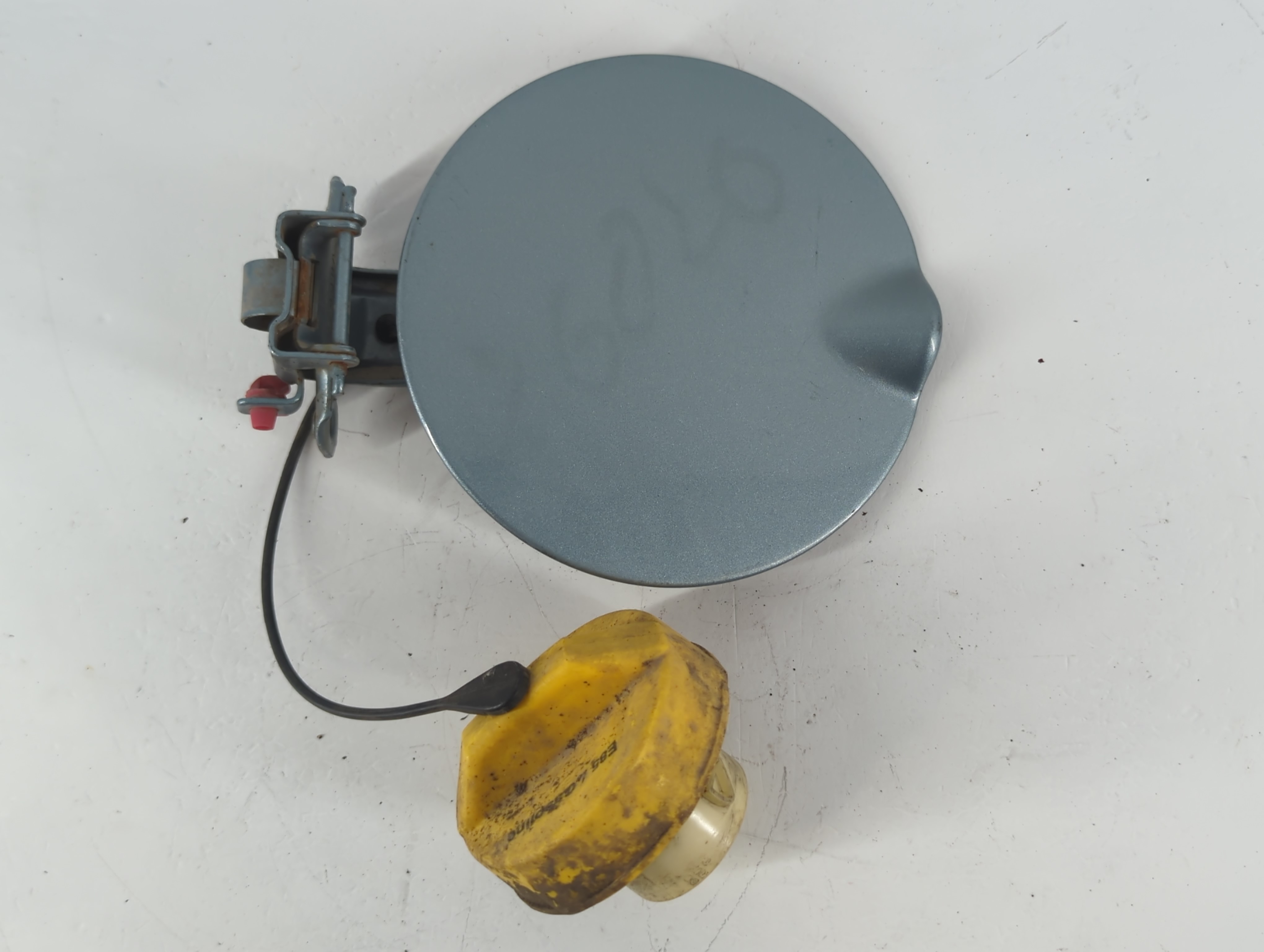Picture of 2008 Chrysler Town & Country Fuel Tank Door Lid Gas Tank Grey 938359