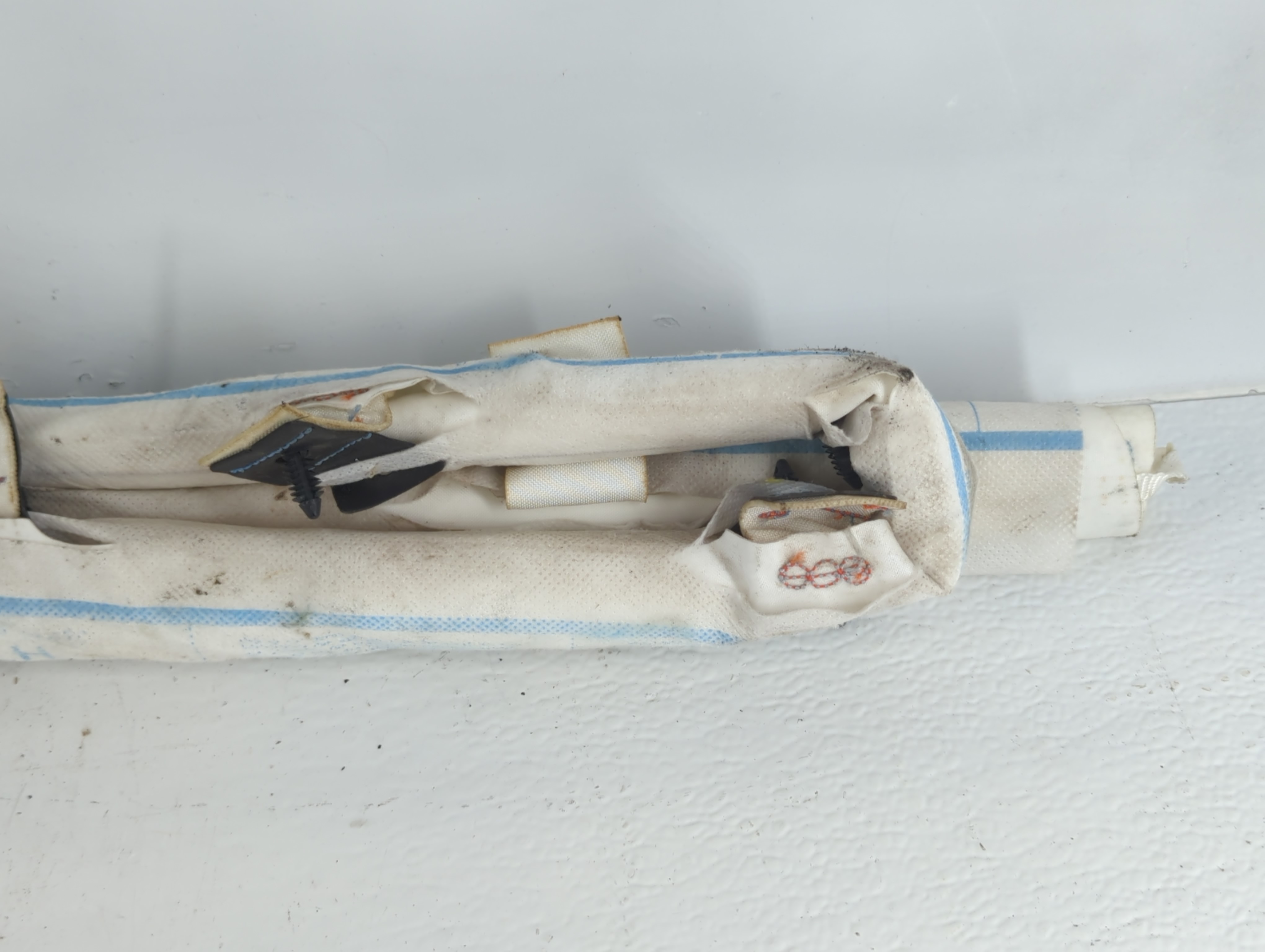 2011-2014 Chrysler 300 Passenger Curtain Air Bag Oem 938853 - Oemusedautoparts1.com