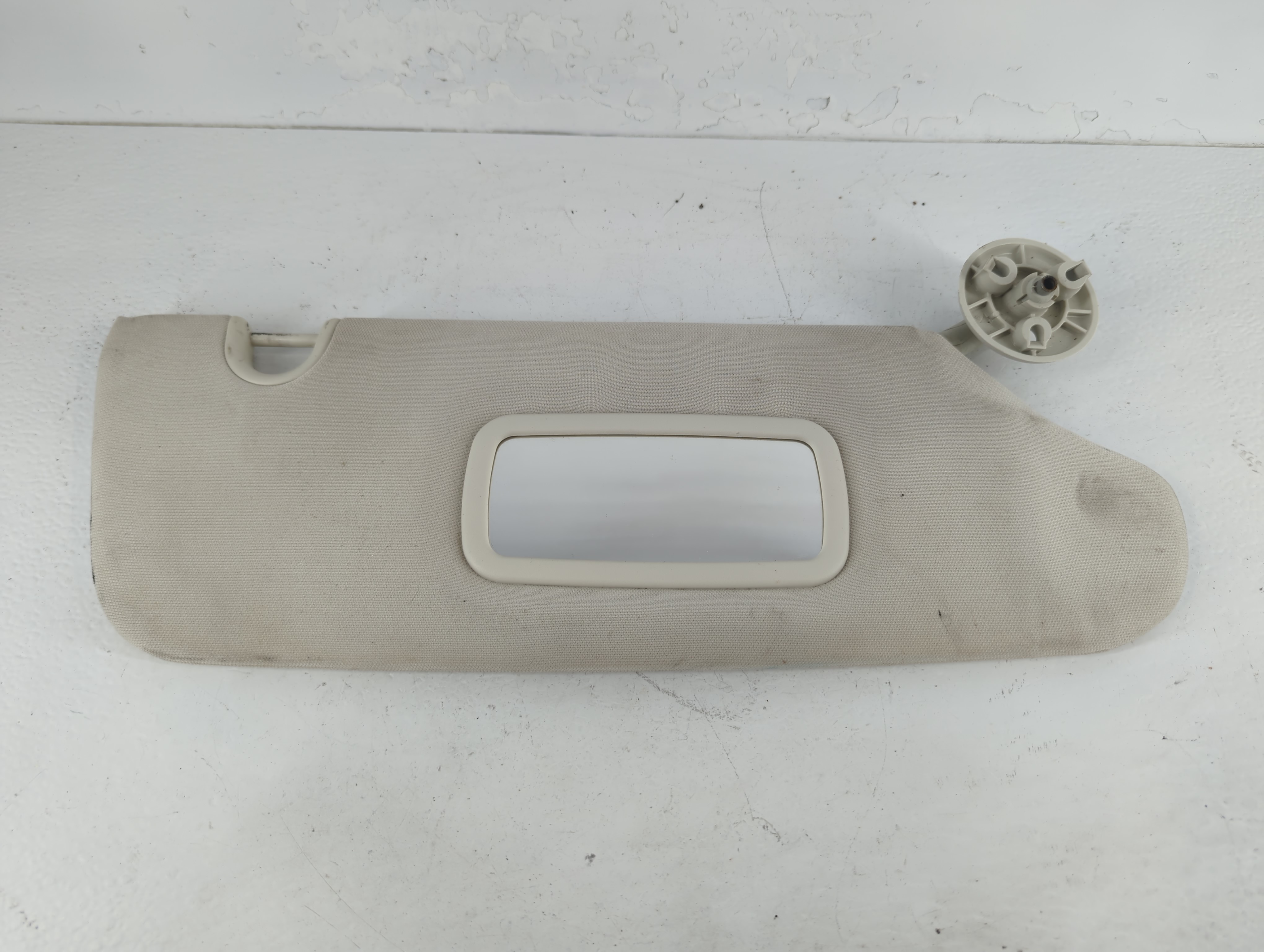 2008 Chrysler Town & Country Passenger Sun Visor Mirror Right Sunvisor 938935 - Oemusedautoparts1.com