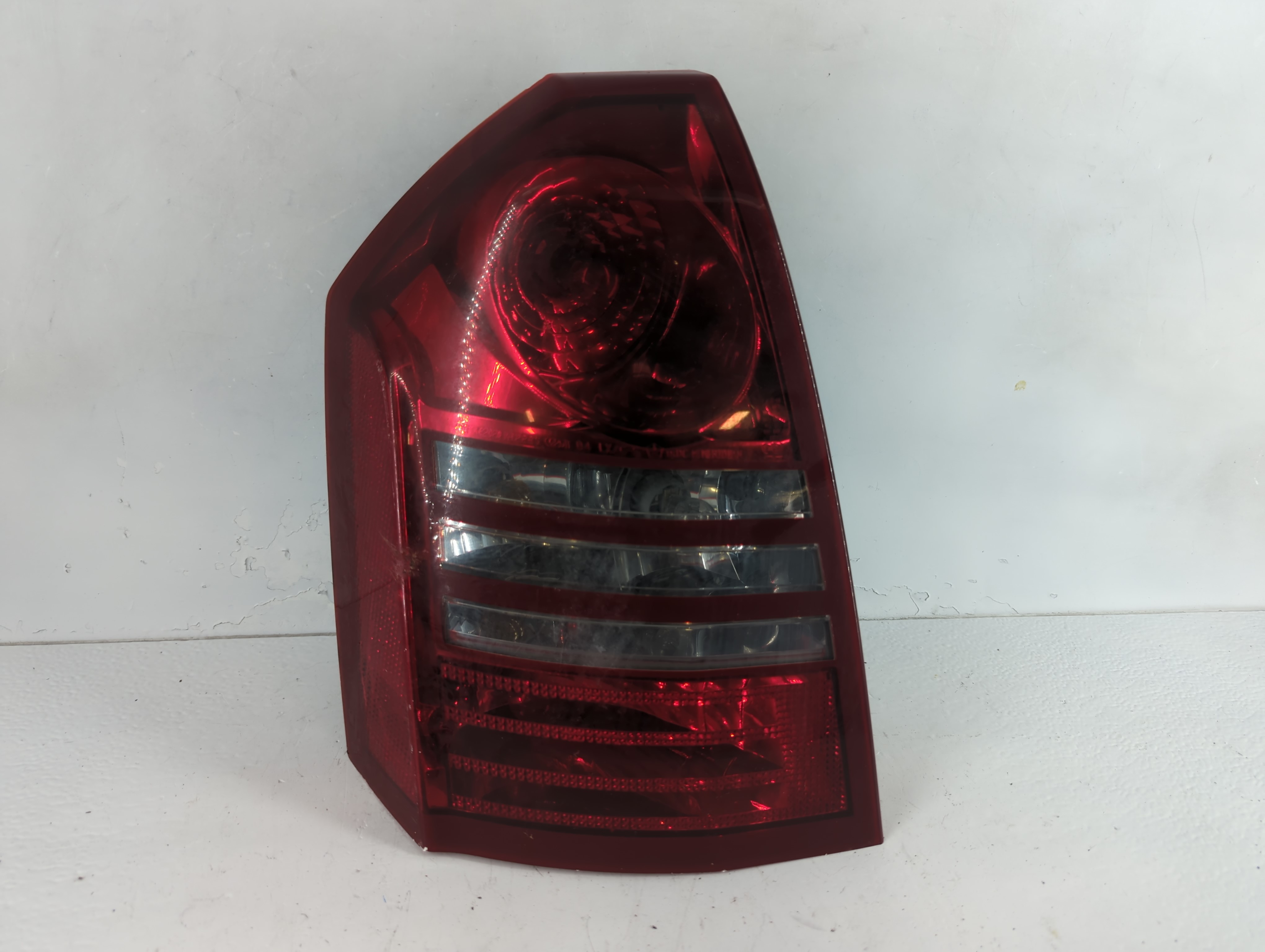 2005-2007 Chrysler 300 Driver Left Side Tail Light Taillight Oem 939043 - Oemusedautoparts1.com