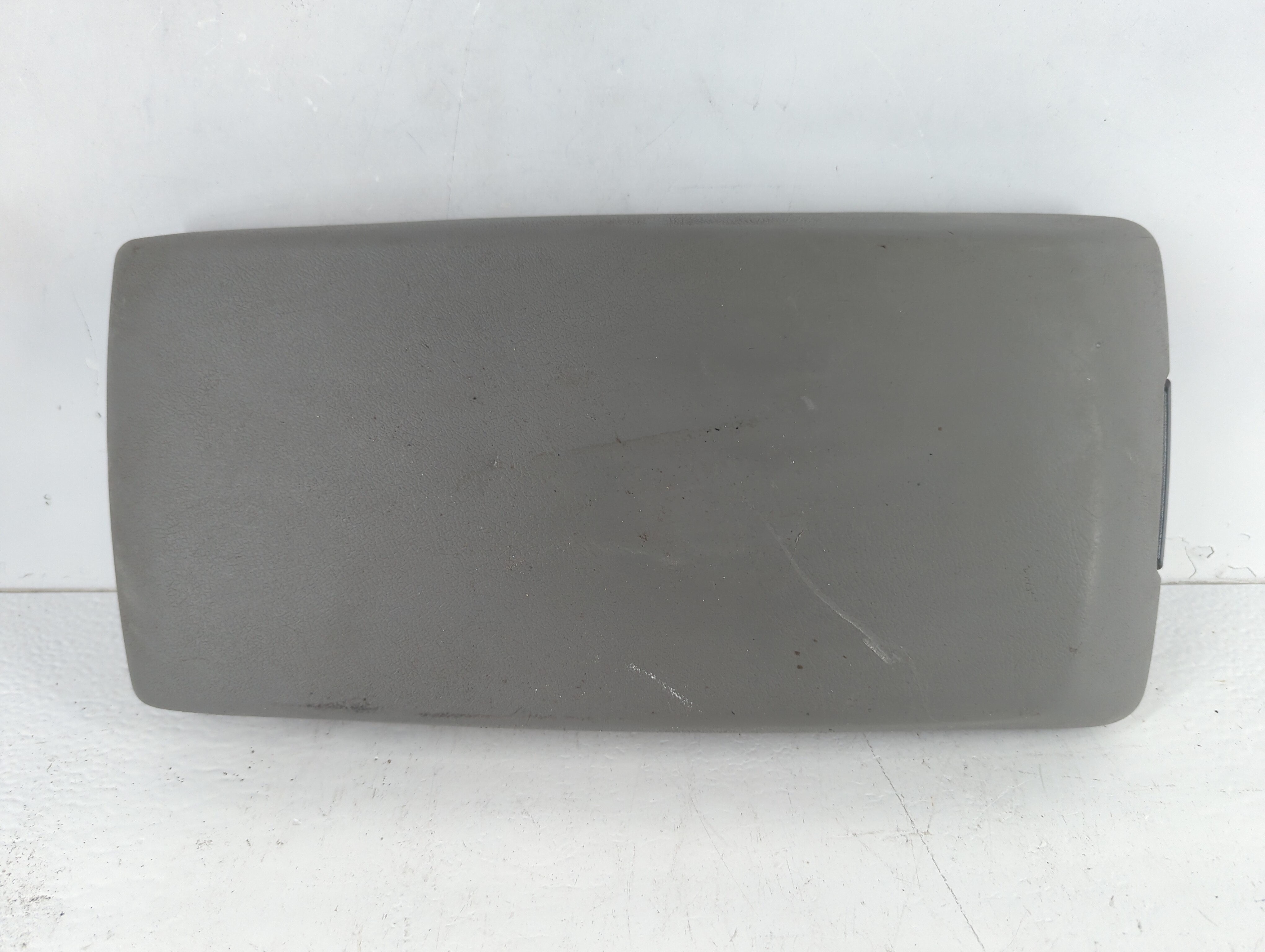 Picture of 2006 Chrysler 300 Center Console Armrest Cover Lid Grey 939074