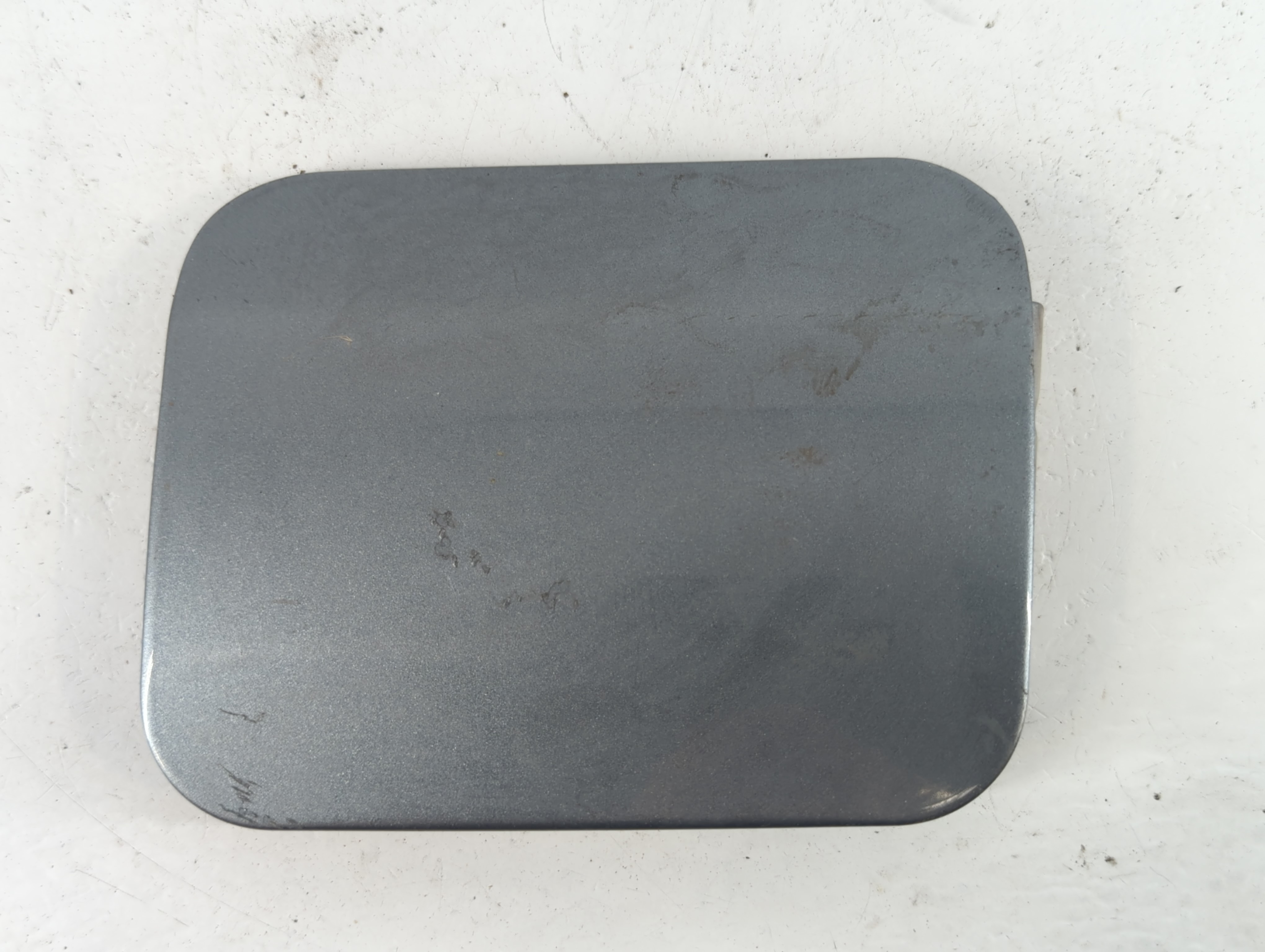 2006 Chrysler 300 Fuel Tank Door Lid Gas Tank Black 939087 - Oemusedautoparts1.com