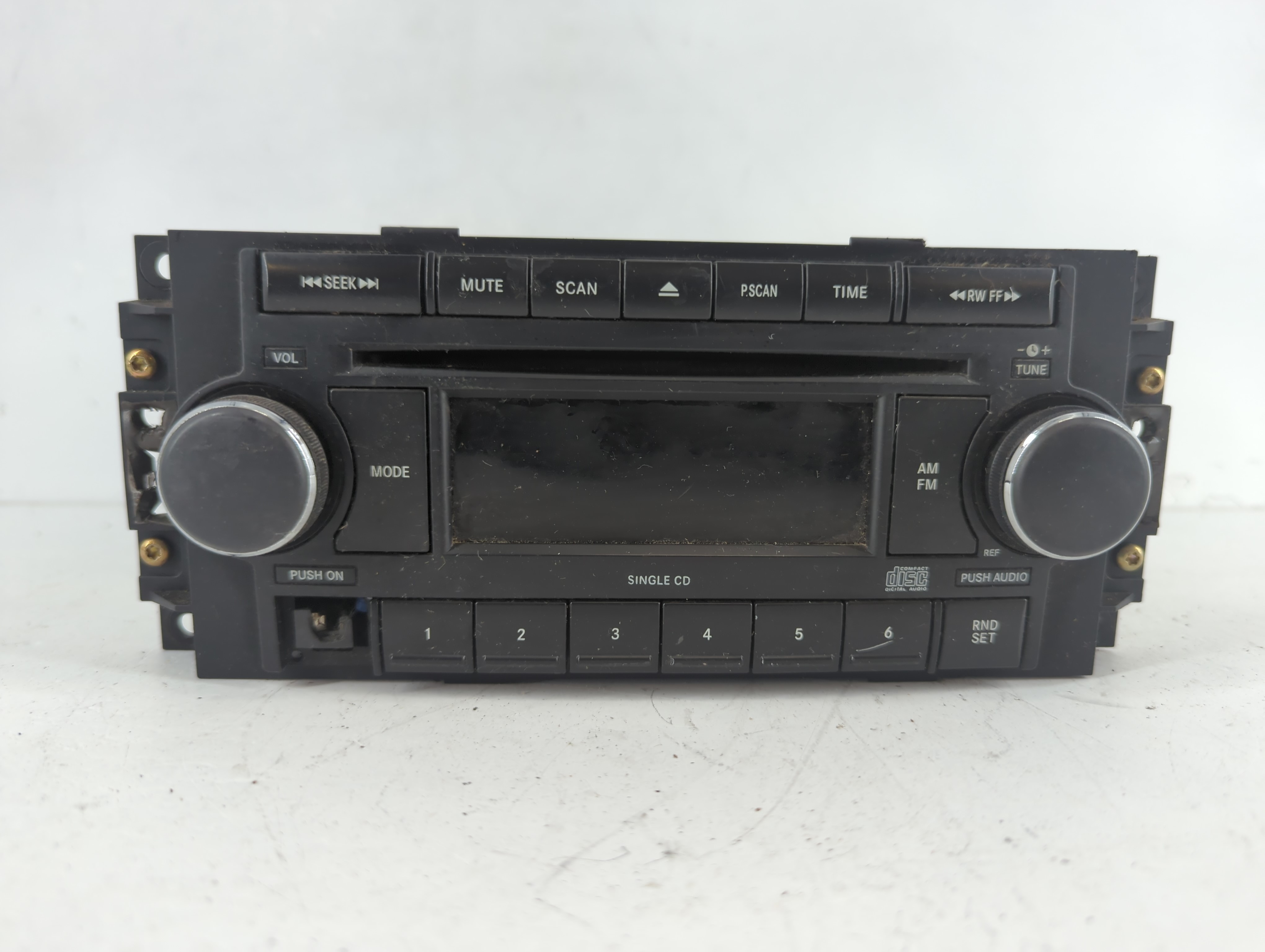 2005-2007 Chrysler 300 Am Fm Cd Player Radio Receiver 939099 - Oemusedautoparts1.com