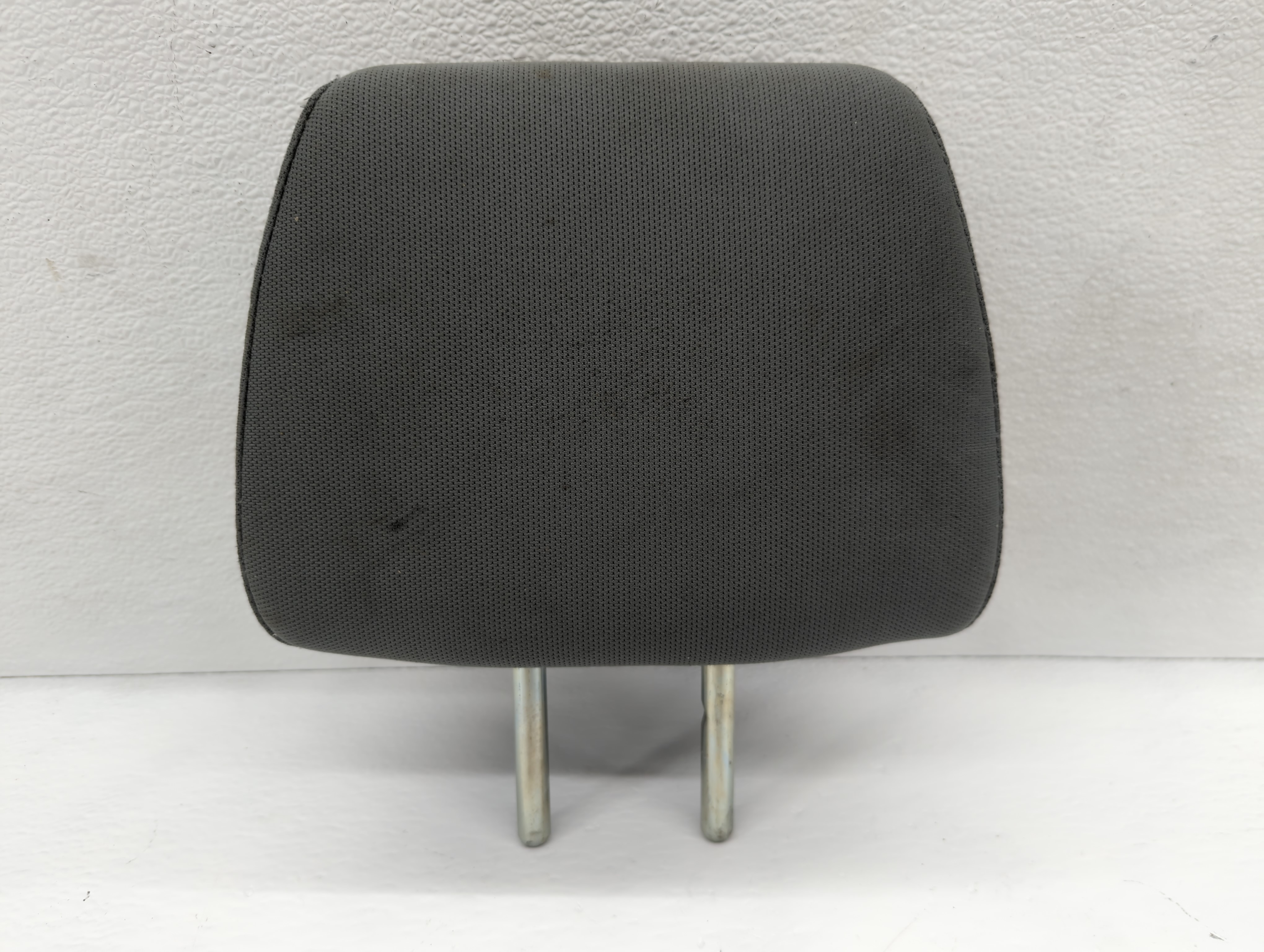 2012 Ford F-350 Super Duty Headrest Head Rest Rear Center Seat 939138 - Oemusedautoparts1.com