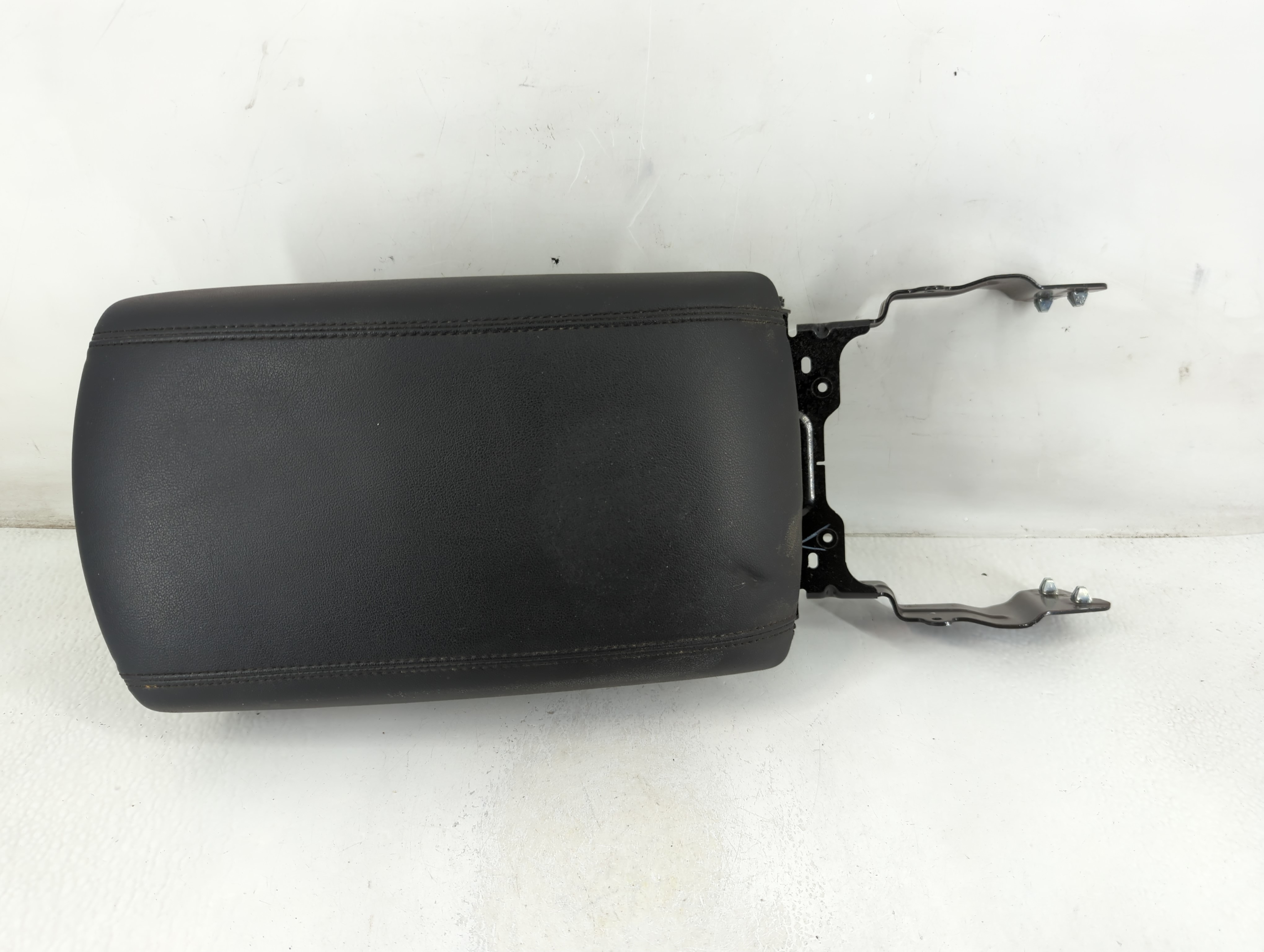 Picture of 2017 Ford Edge Center Console Armrest Cover Lid Black 939203