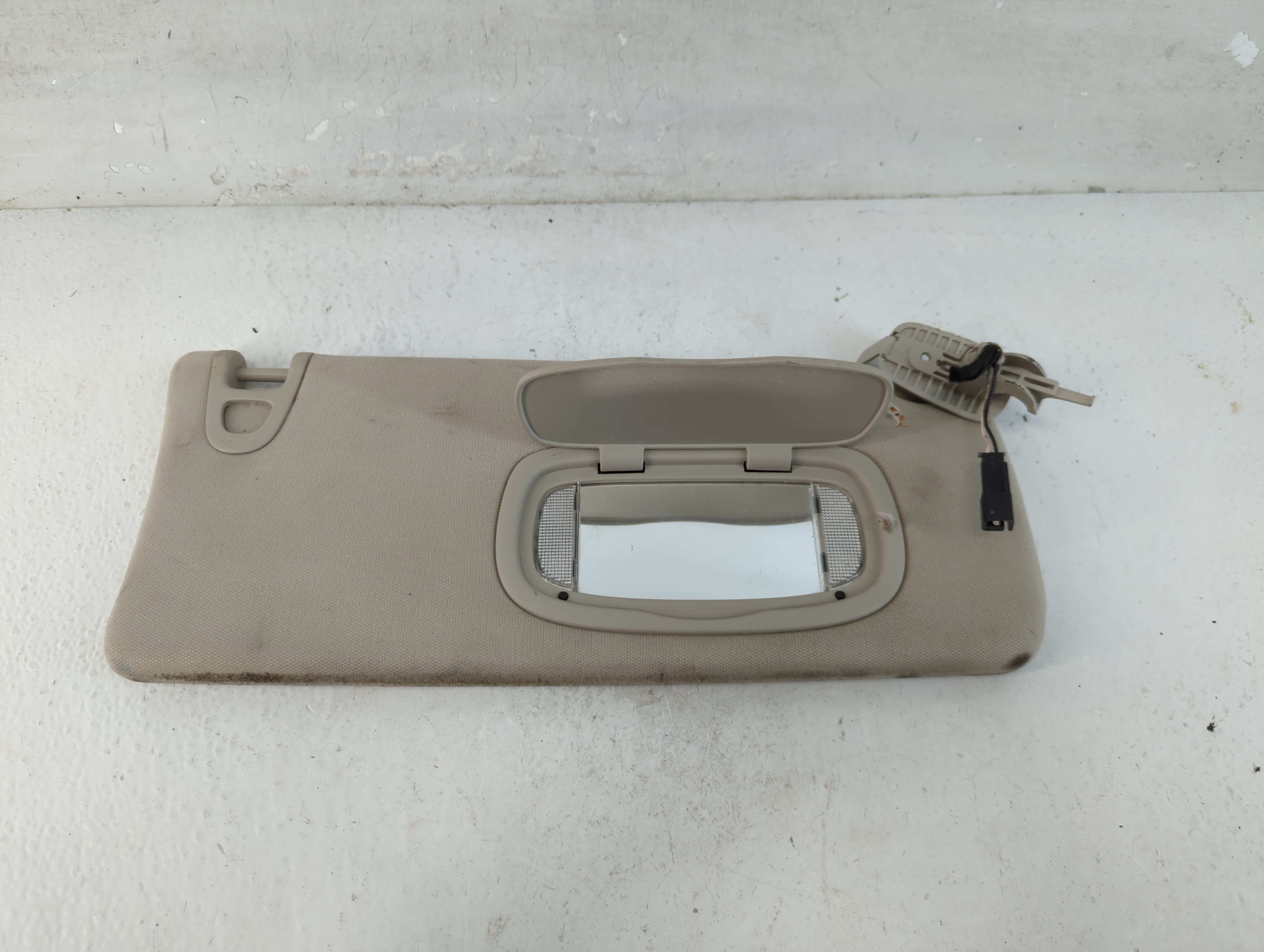 Picture of 2013-2014 Dodge Dart Passenger Sun Visor Mirror Right Sunvisor 939275
