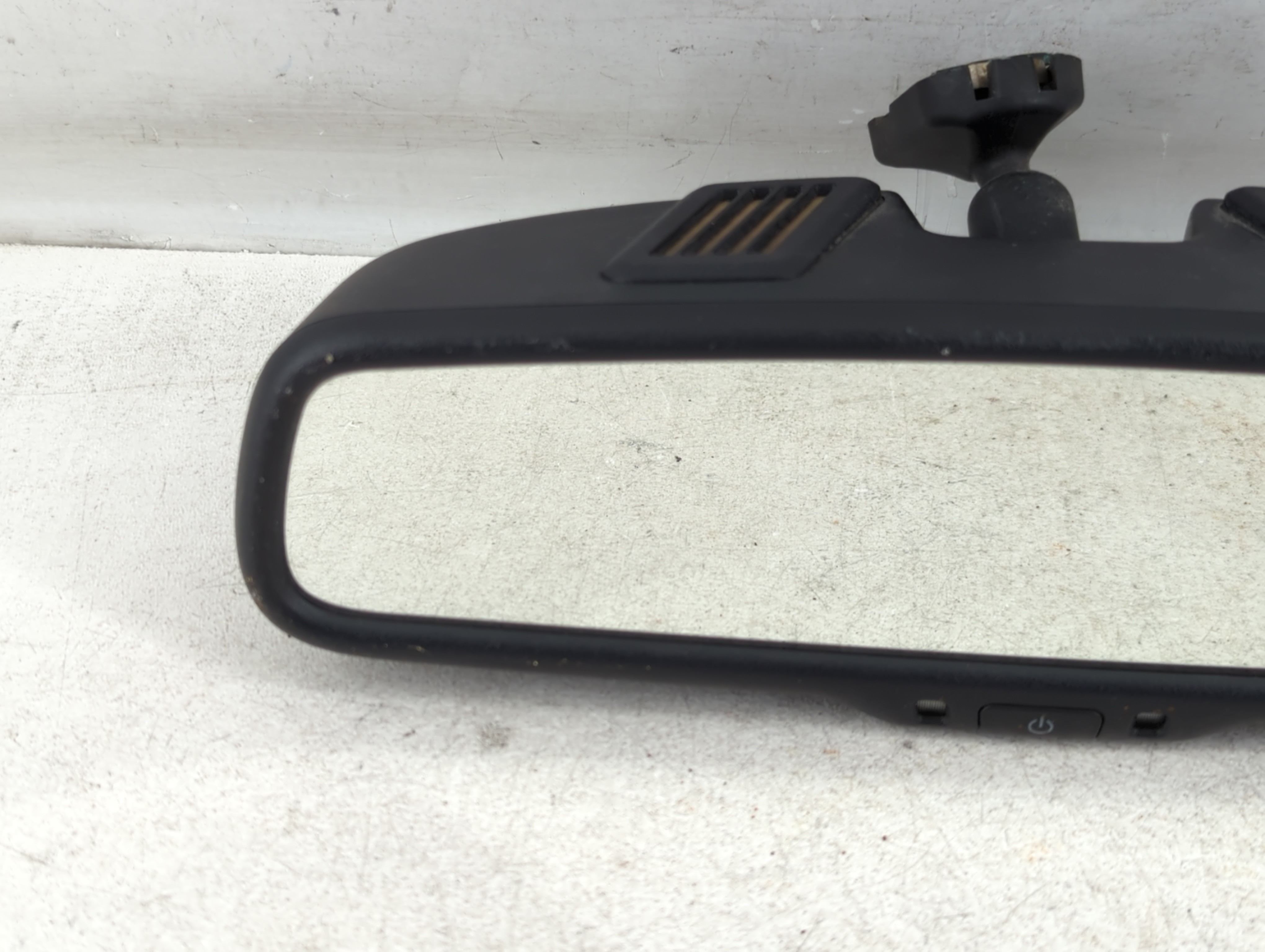2008 Chrysler Town & Country Interior Rear View Mirror Oem 939340 - Oemusedautoparts1.com