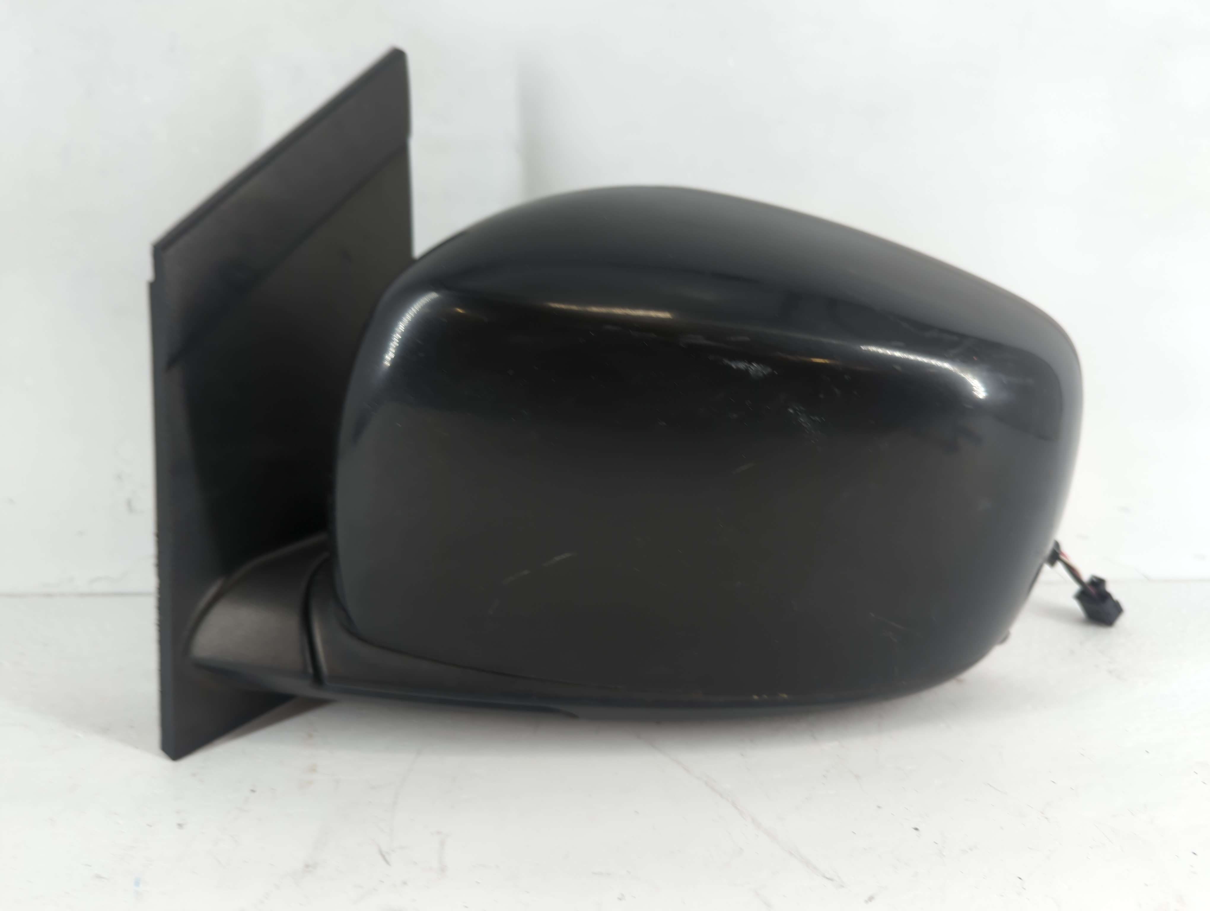 2008 Chrysler Town & Country Passenger Right Side View Manual Door Mirror 939349 - Oemusedautoparts1.com