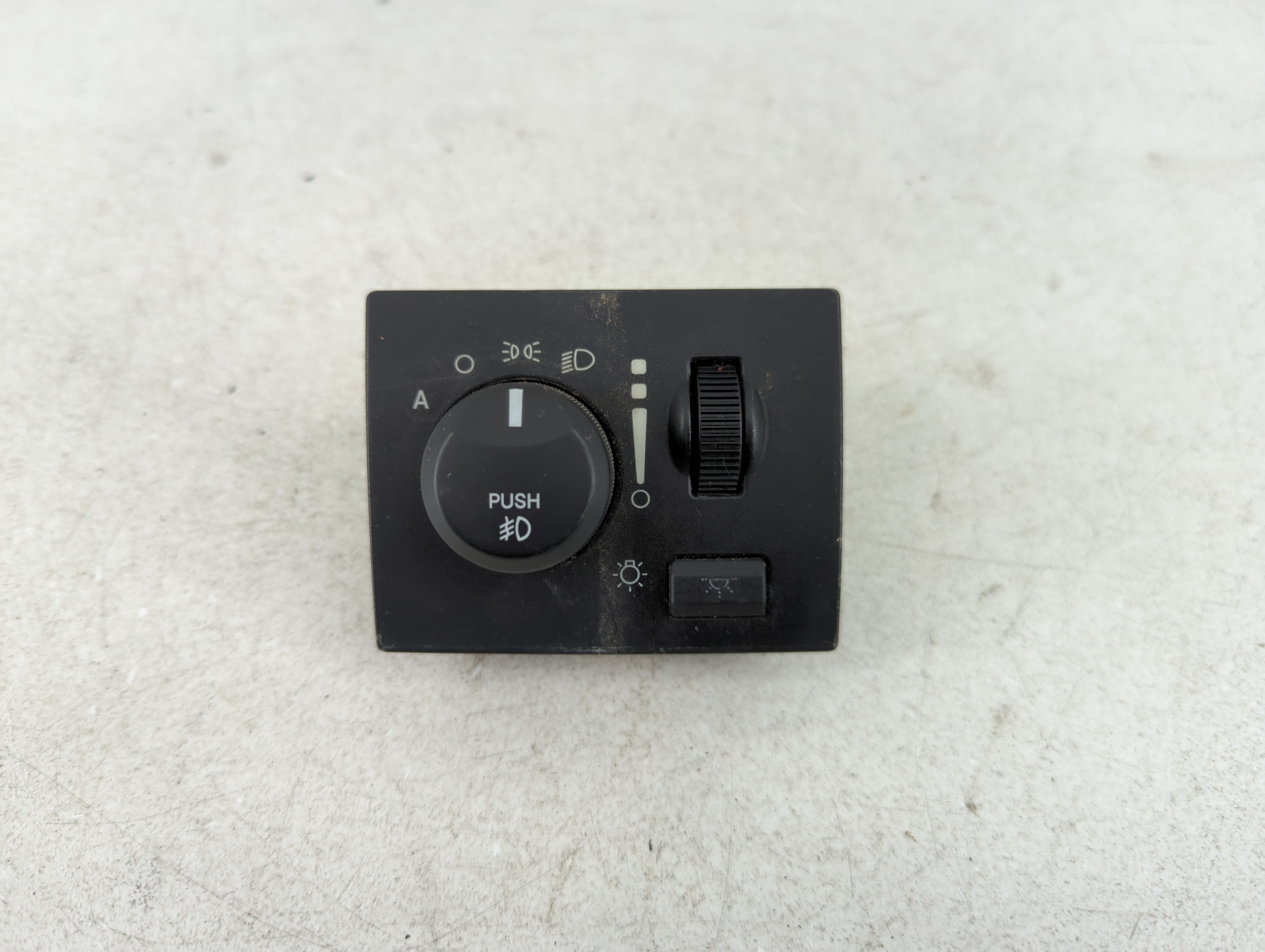 Picture of 2005 Chrysler Town & Country Headlight Head Light Switch Lamp Control 939382
