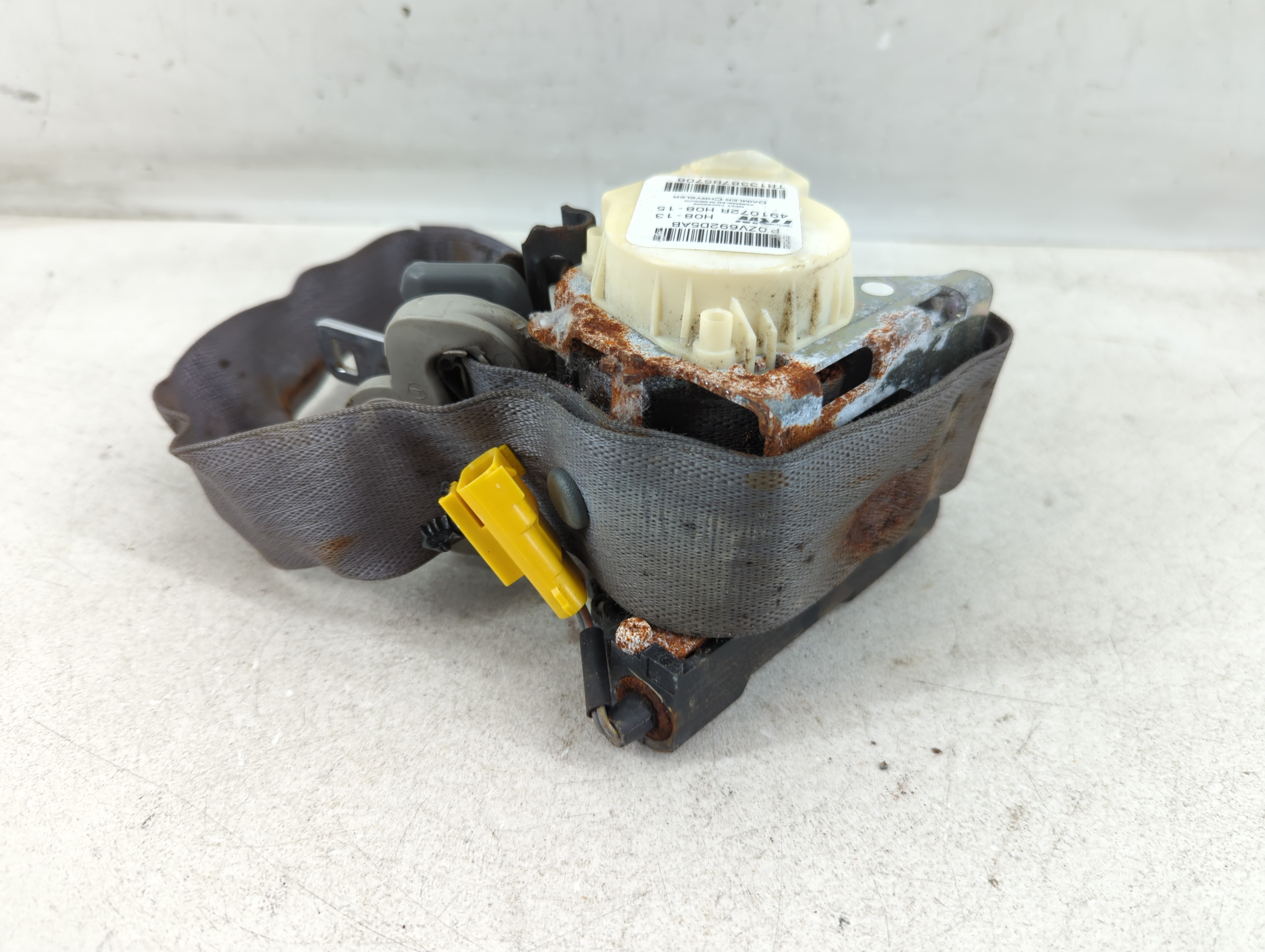 Picture of 2008-2010 Chrysler Town & Country Passenger Front Seatbelt Retractor 939400