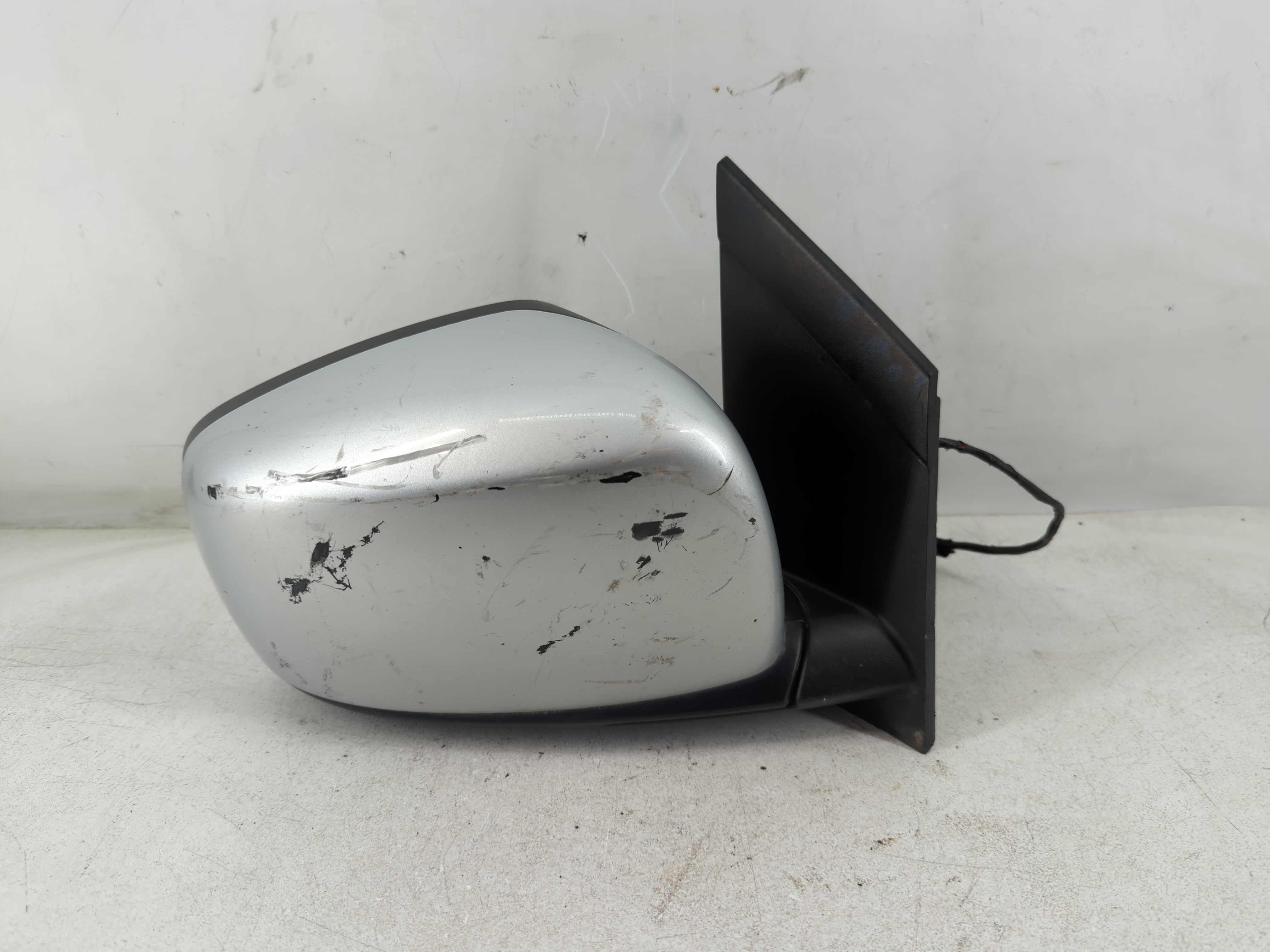 2008 Chrysler Town & Country Passenger Right Side View Manual Door Mirror 939487 - Oemusedautoparts1.com