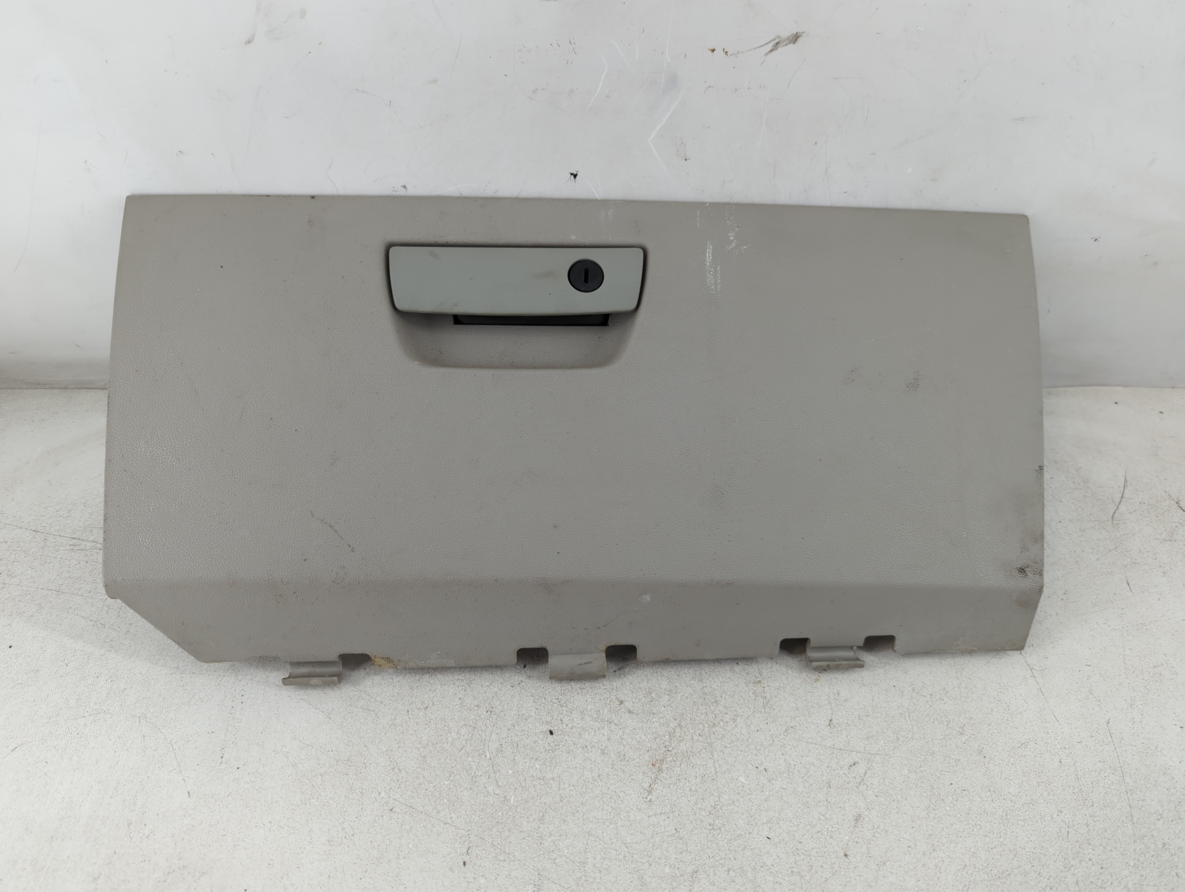 Picture of 2010 Chrysler Town & Country Passenger Glove Box Door Storage Compartment 939555