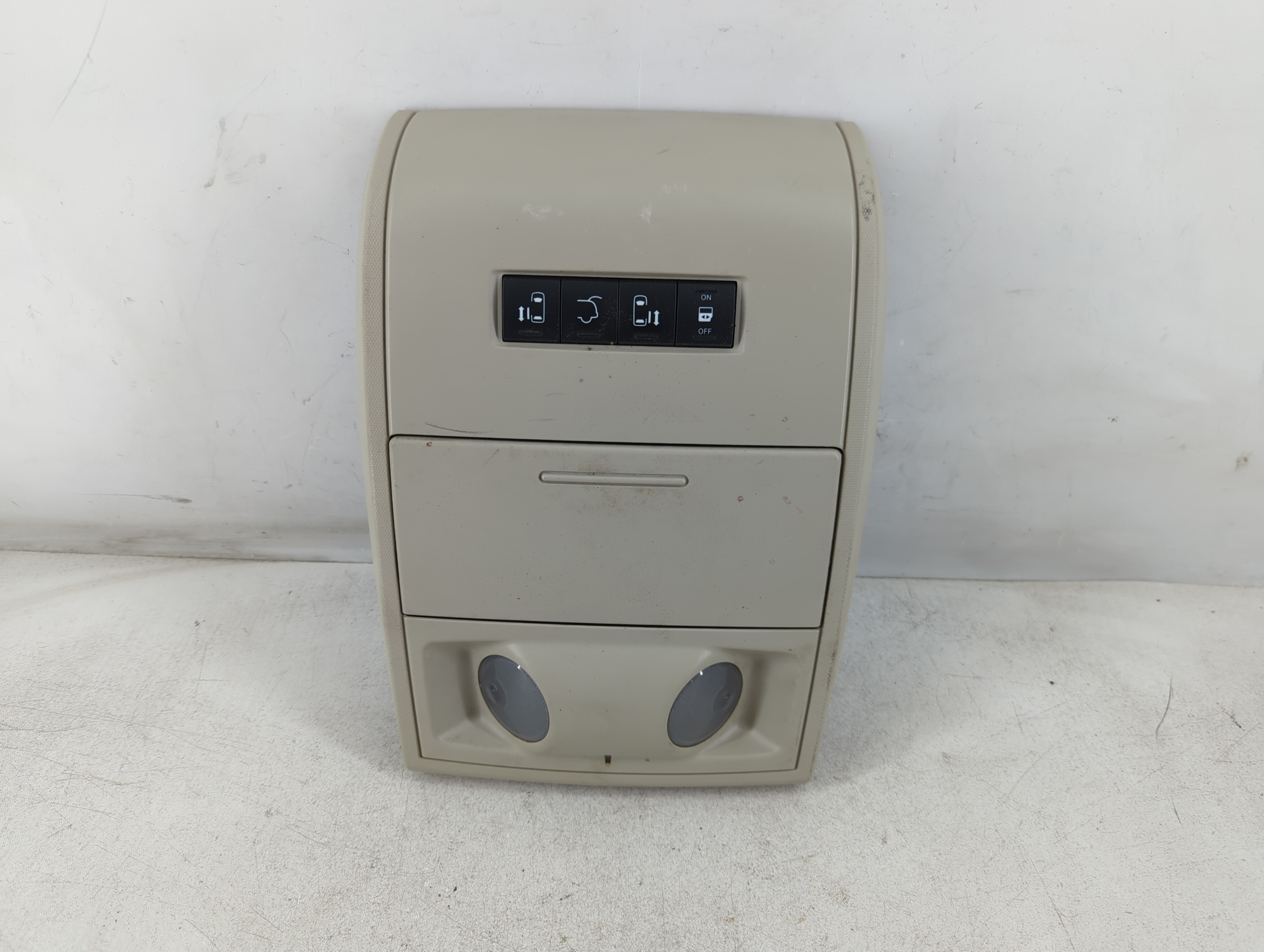 2011-2020 Dodge Grand Caravan Overhead Roof Console Interior Dome Light 939641 - Oemusedautoparts1.com