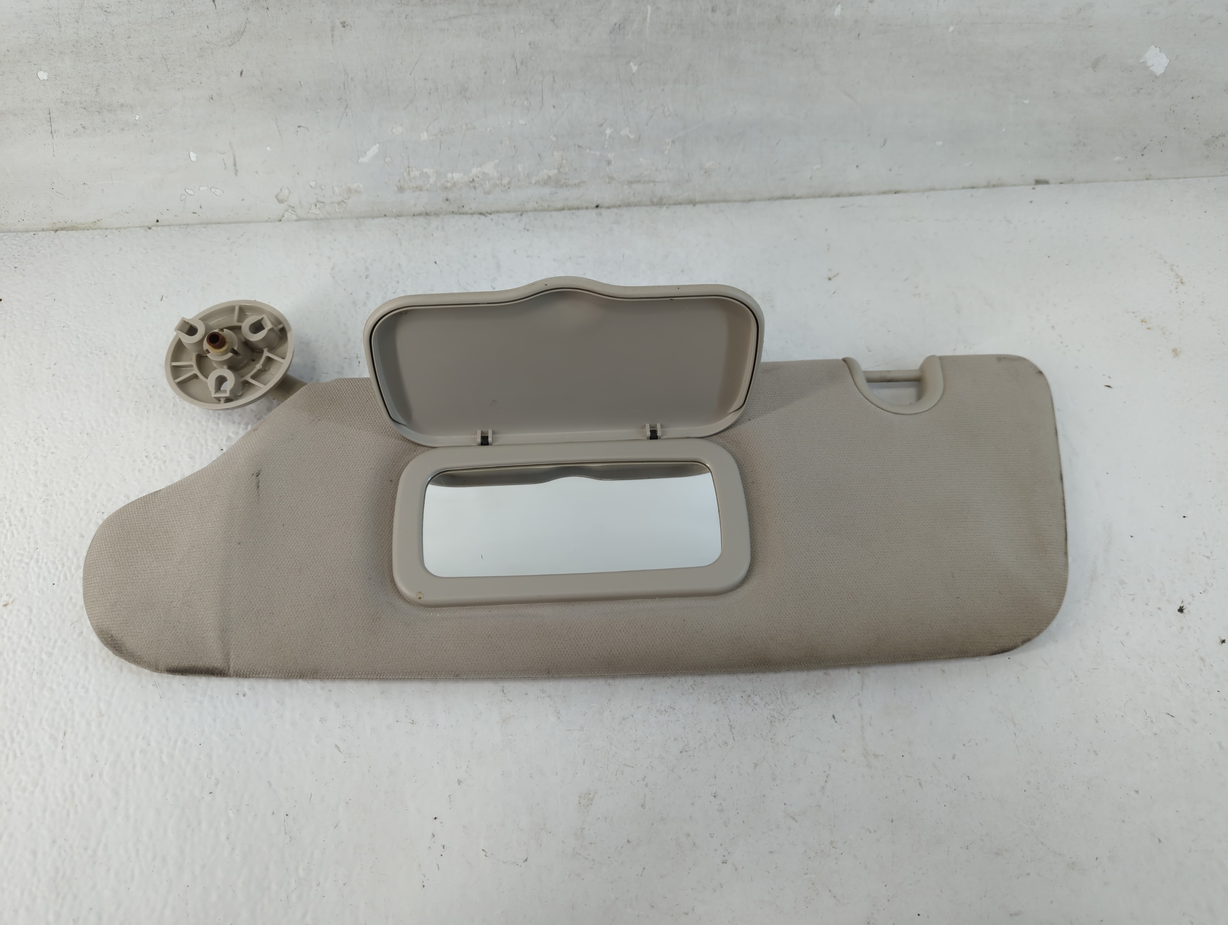 2011-2020 Dodge Grand Caravan Driver Sun Visor Mirror Left Sunvisor Grey 939665 - Oemusedautoparts1.com