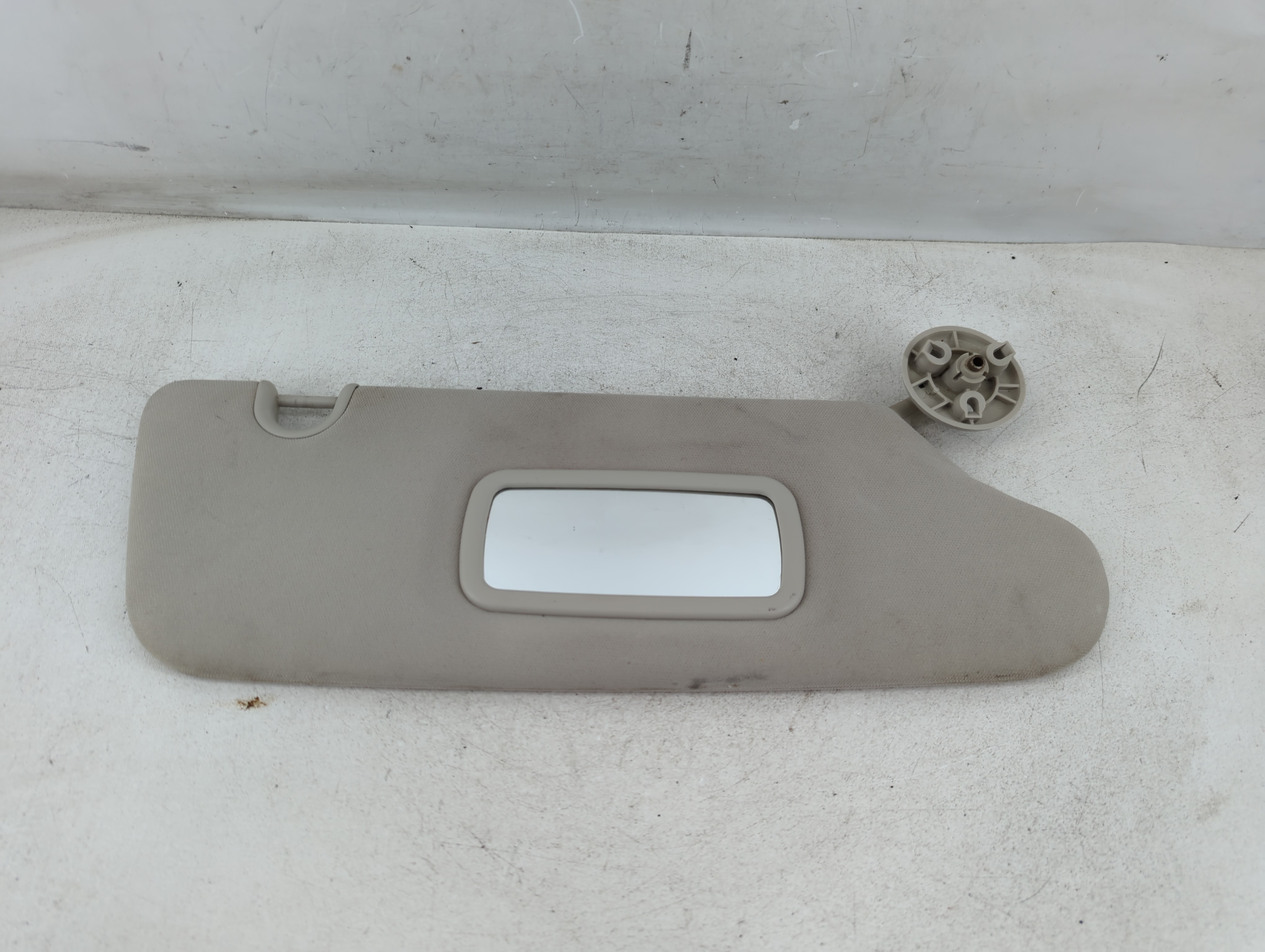 2011-2020 Dodge Grand Caravan Passenger Sun Visor Mirror Right Sunvisor 939666 - Oemusedautoparts1.com