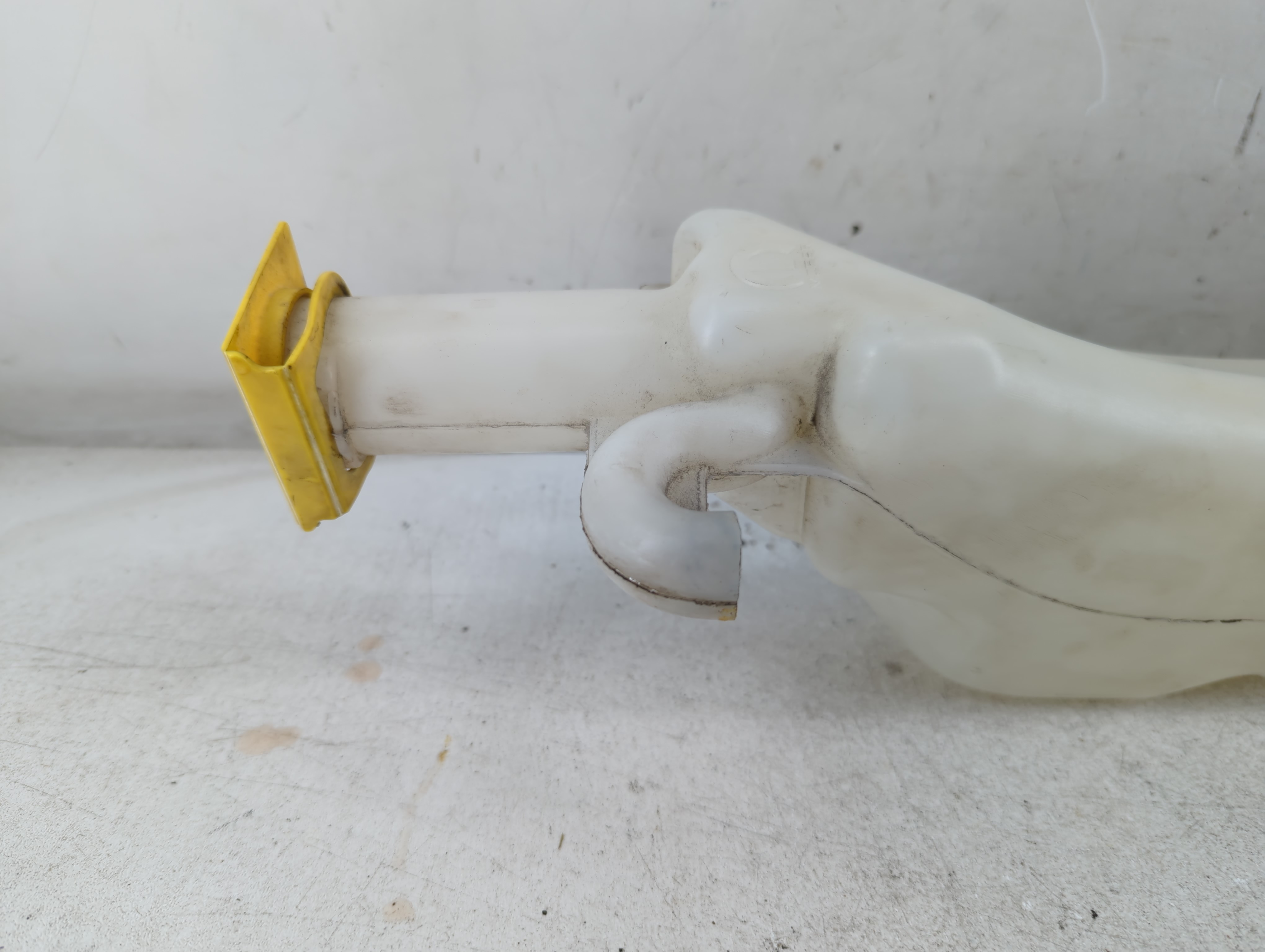 2008 Dodge Grand Caravan Radiator Coolant Overflow Expansion Tank Bottle 939679 - Oemusedautoparts1.com