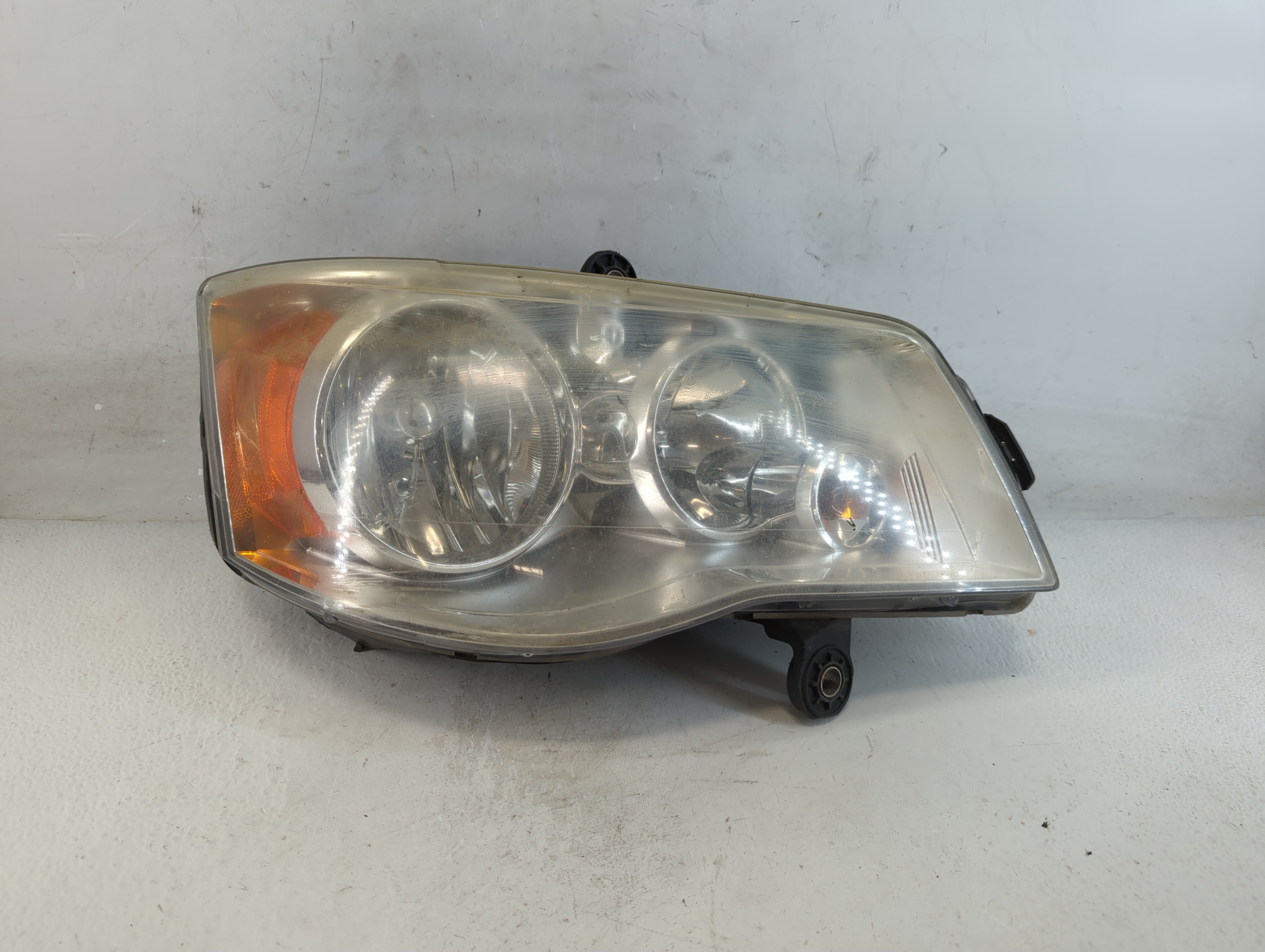 2011 Dodge Grand Caravan Passenger Right Oem Head Light Headlight Lamp 939690 - Oemusedautoparts1.com