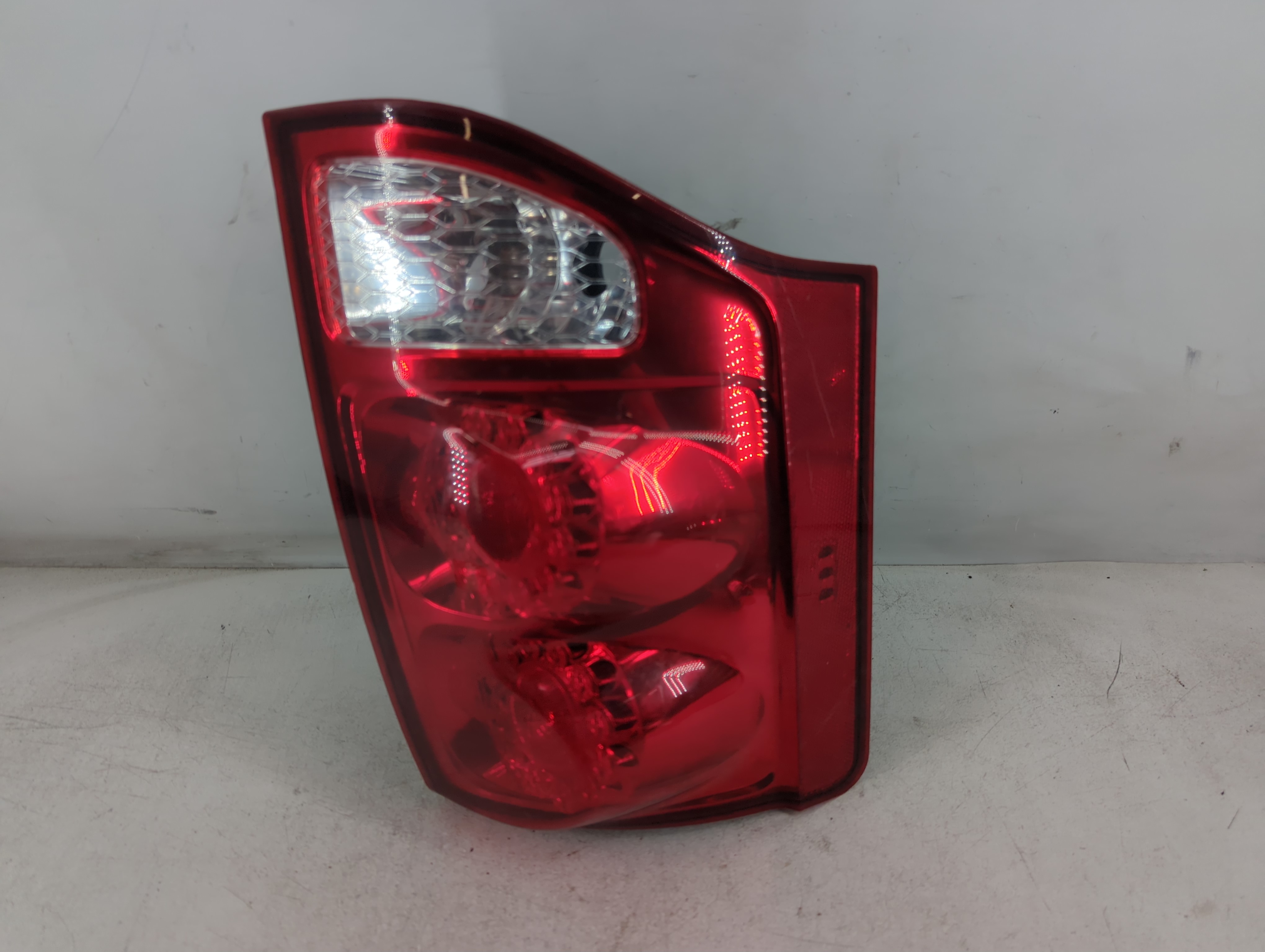 2011-2020 Dodge Grand Caravan Driver Left Side Tail Light Taillight Oem 939705 - Oemusedautoparts1.com