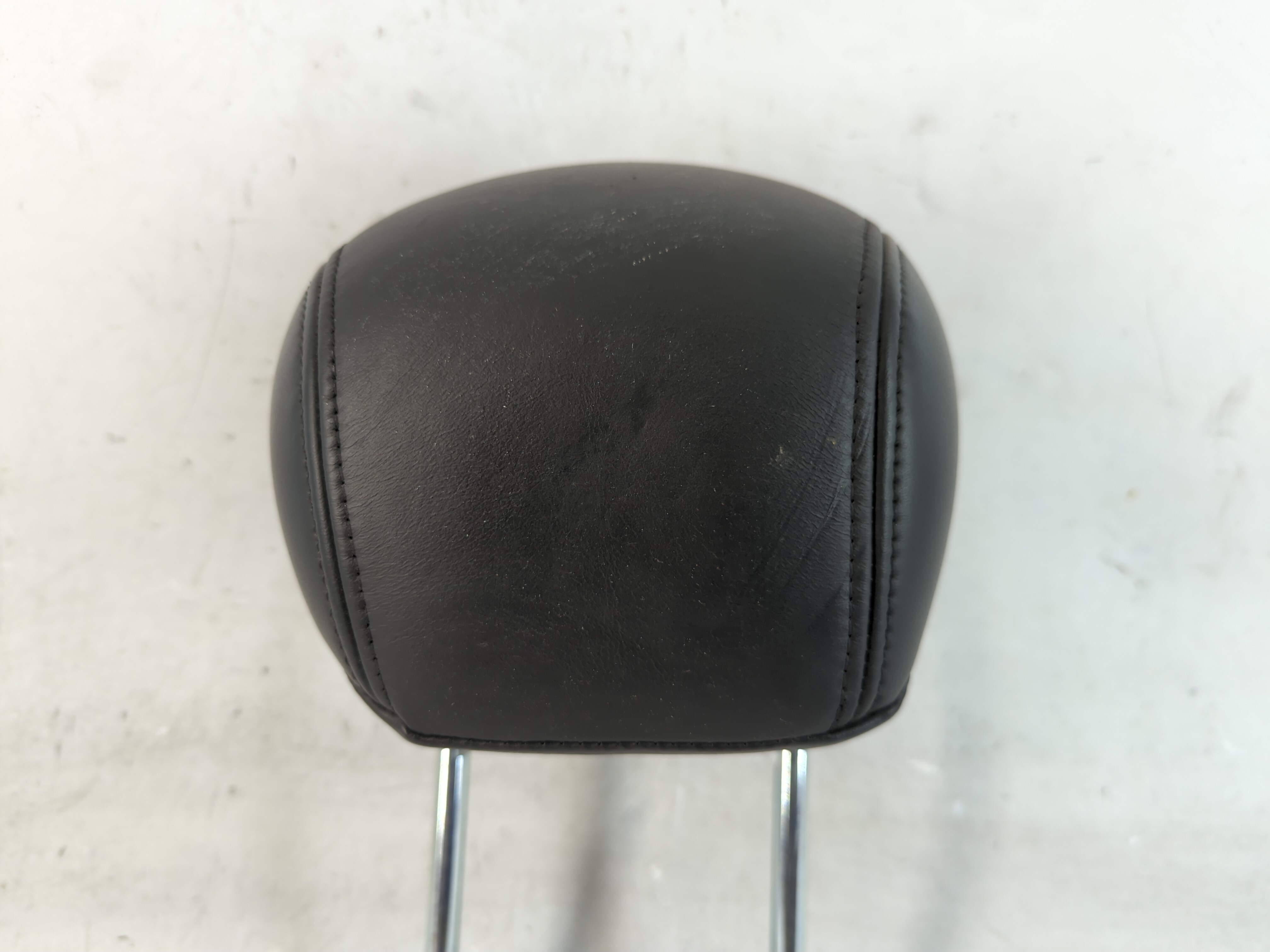 2003 Ford Focus Headrest Head Rest Rear Center Seat 939714 - Oemusedautoparts1.com