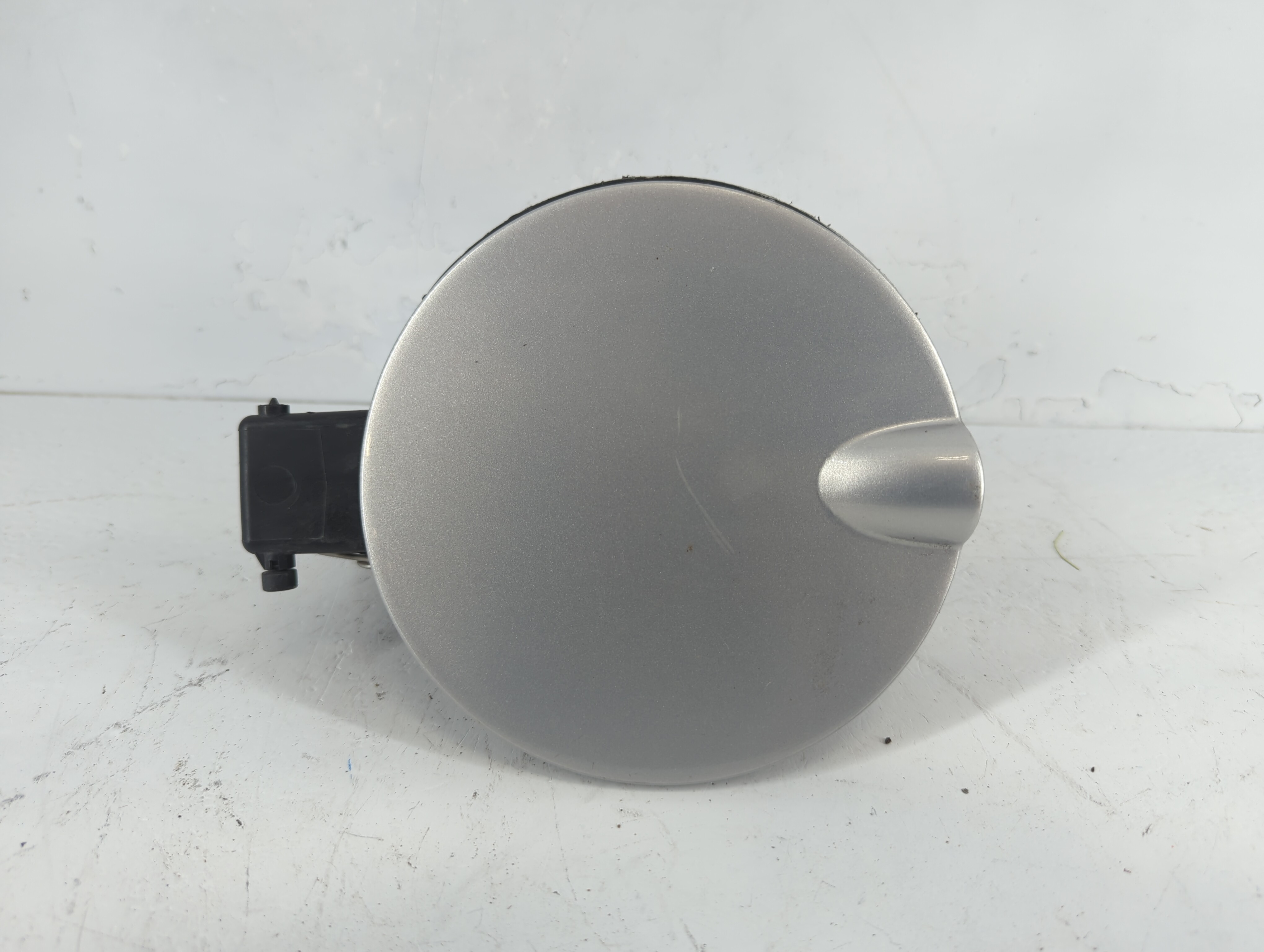 Picture of 2003 Ford Focus Fuel Tank Door Lid Gas Tank Grey 939755