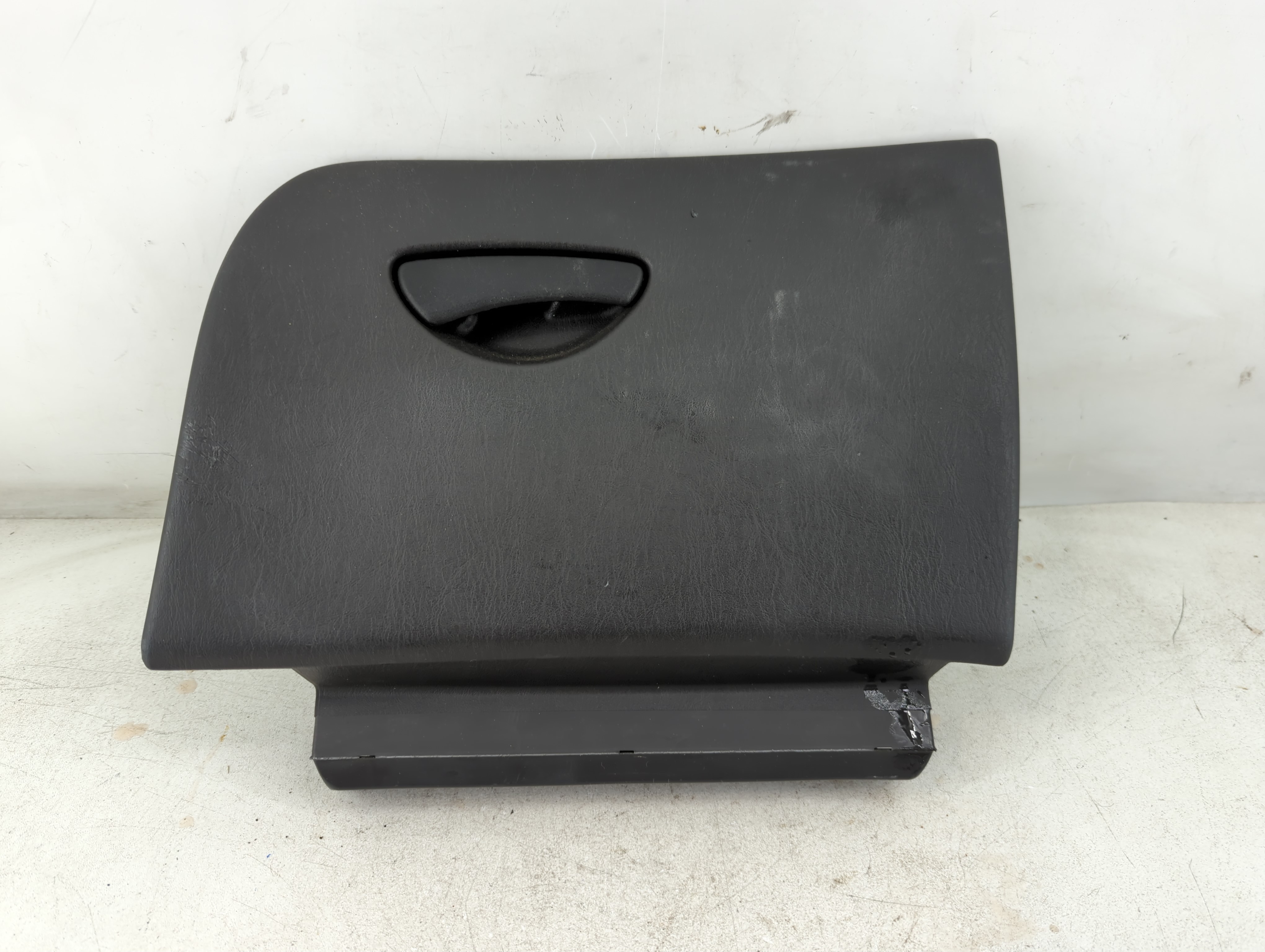 Picture of 2003 Ford Focus Passenger Glove Box Door Storage Compartment 939757