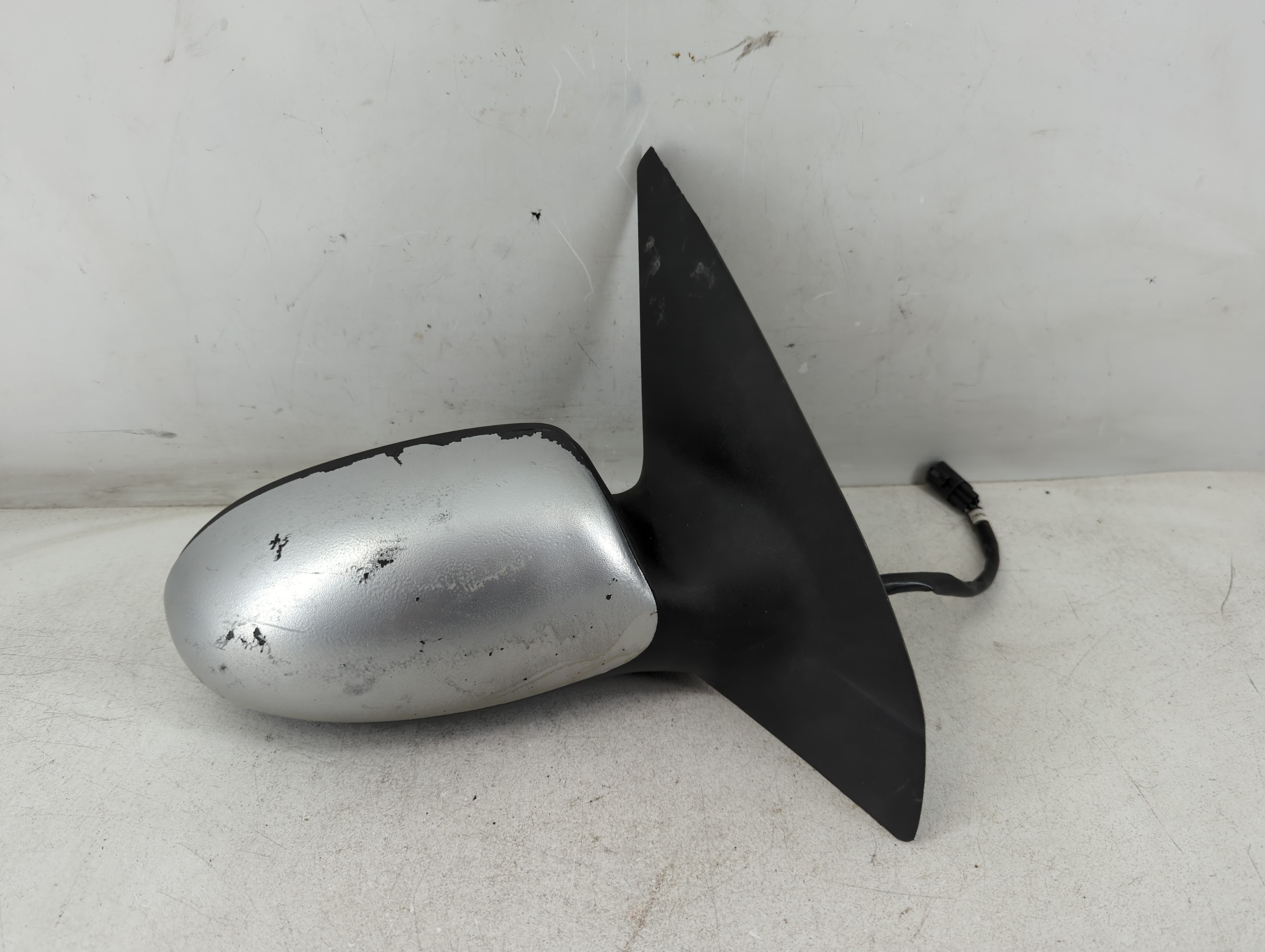 2002-2007 Ford Focus Passenger Right Side View Manual Door Mirror Silver 939764 - Oemusedautoparts1.com
