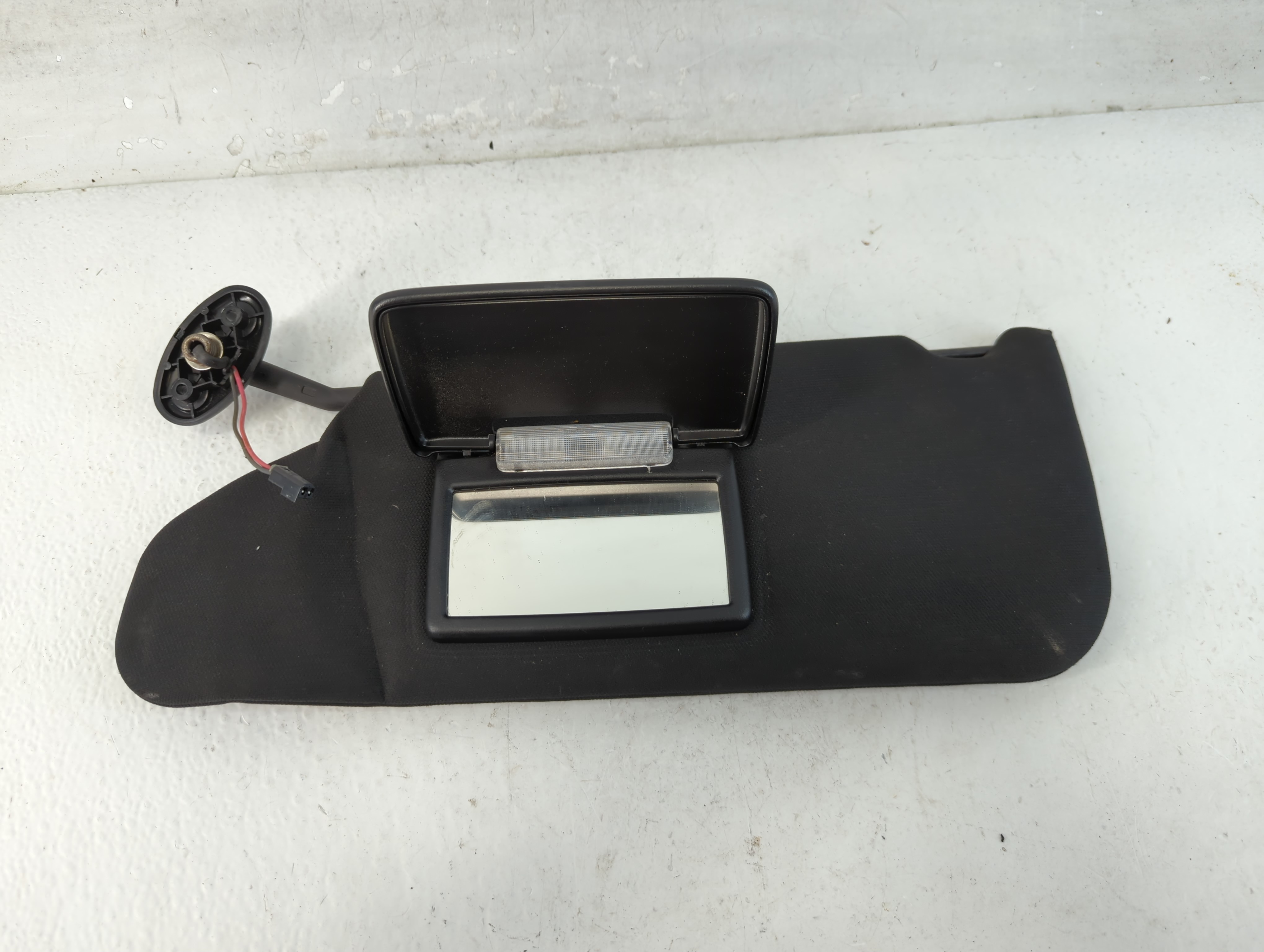 2011-2014 Chrysler 200 Driver Sun Visor Mirror Left Sunvisor Black 939900 - Oemusedautoparts1.com