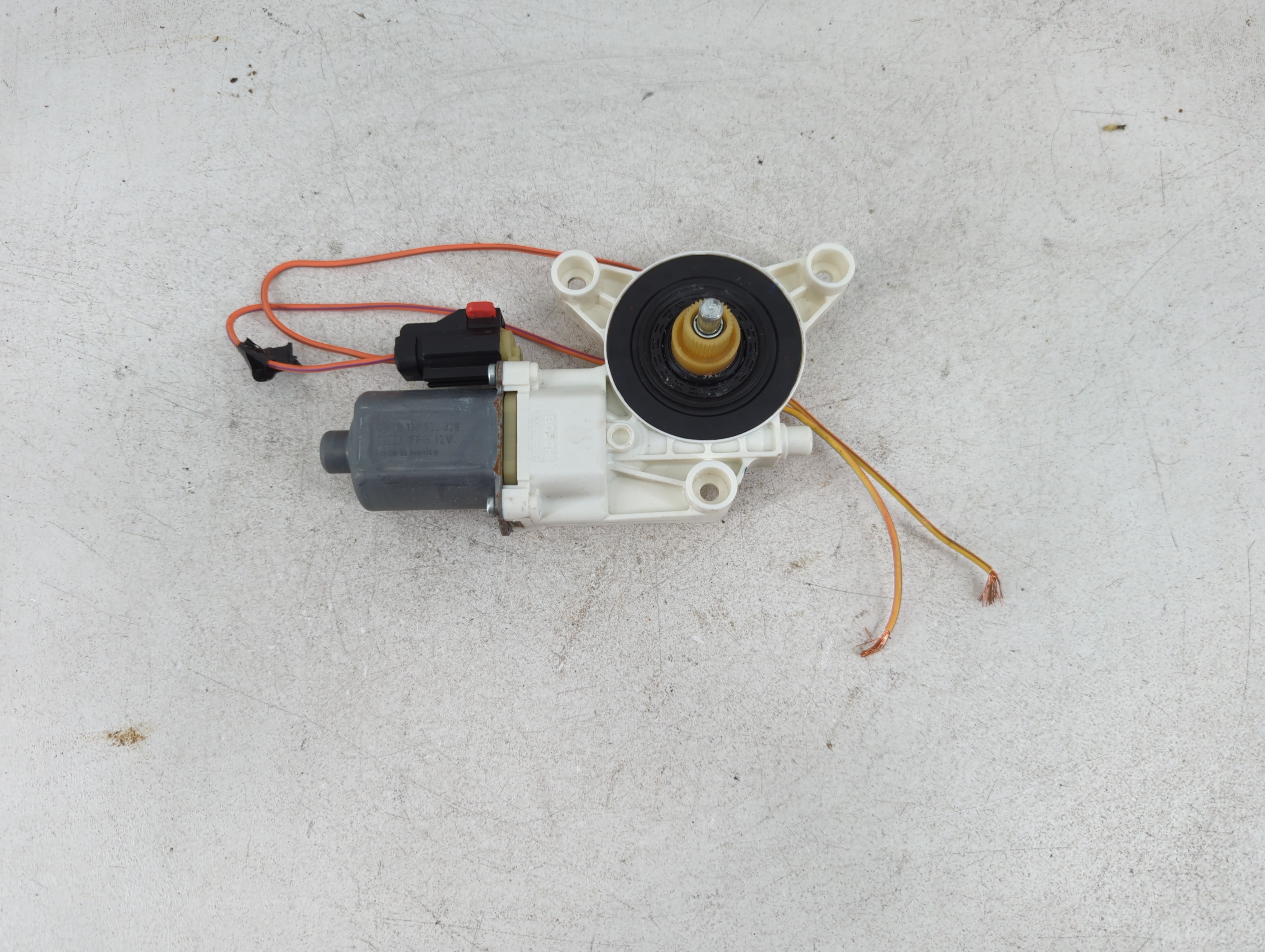 2011-2014 Chrysler 200 Passenger Rear Right Power Window Motor 939922 - Oemusedautoparts1.com